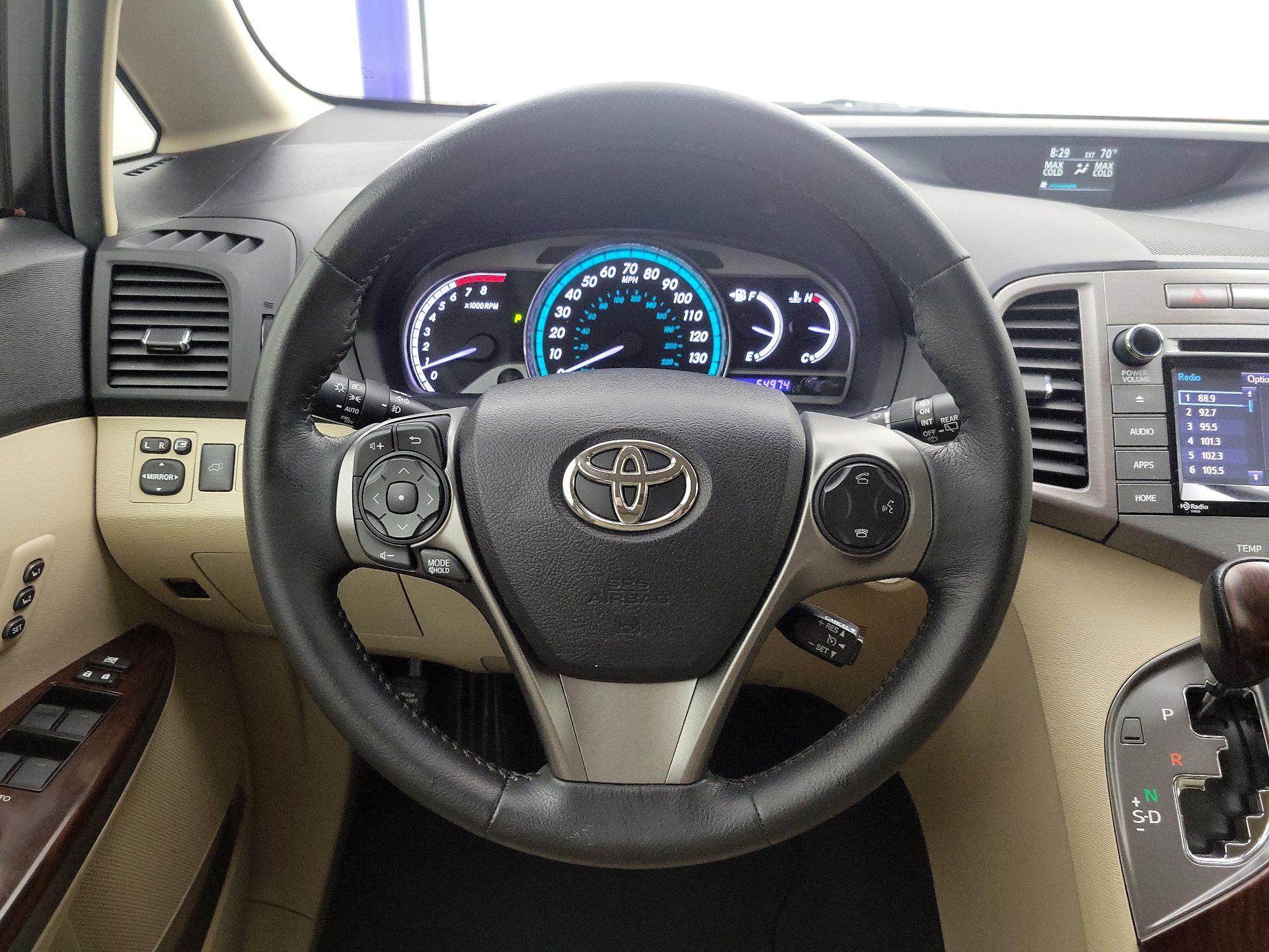 Thumbnail: 2015 Toyota Venza - 10