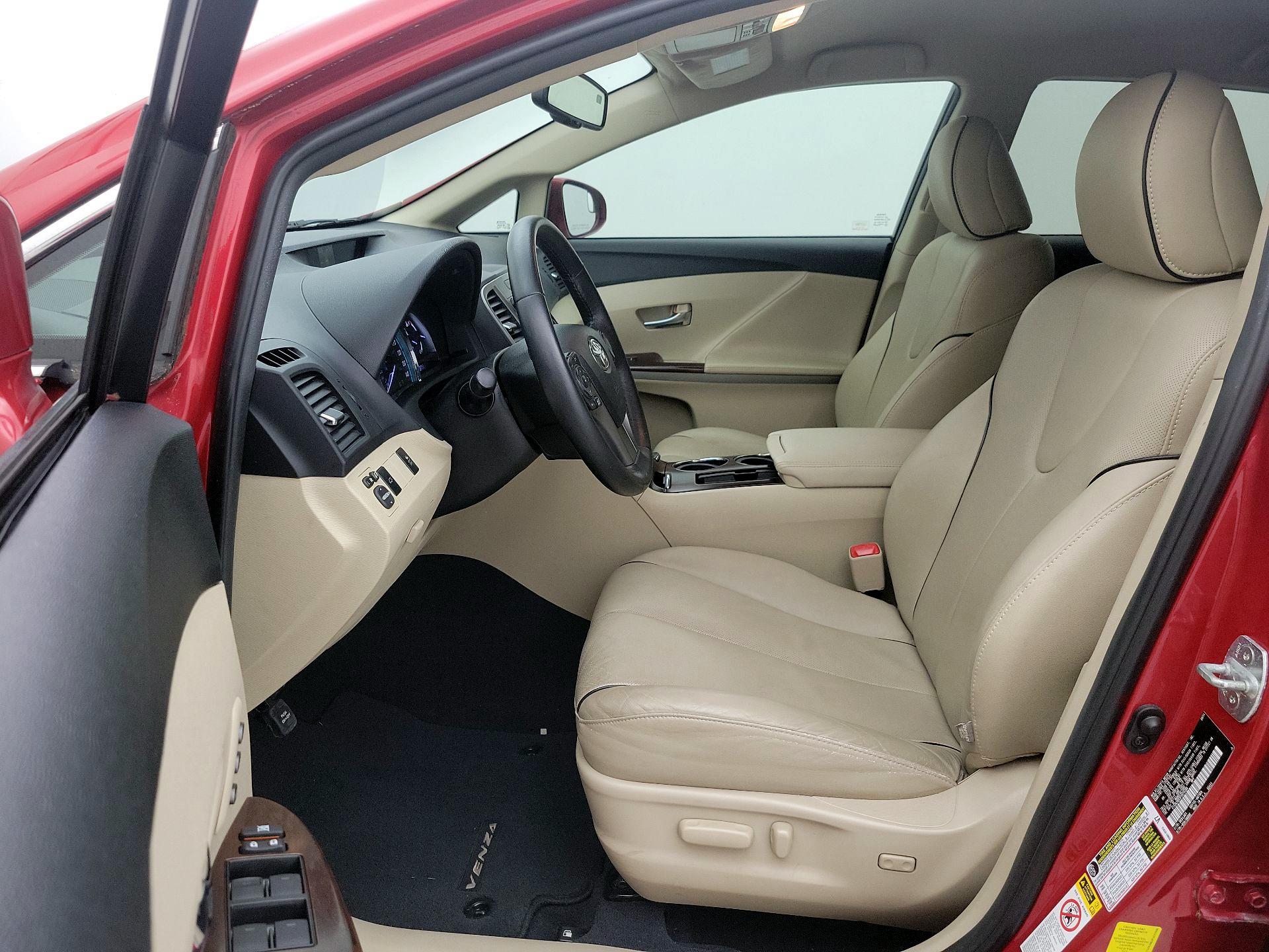 Thumbnail: 2015 Toyota Venza - 11