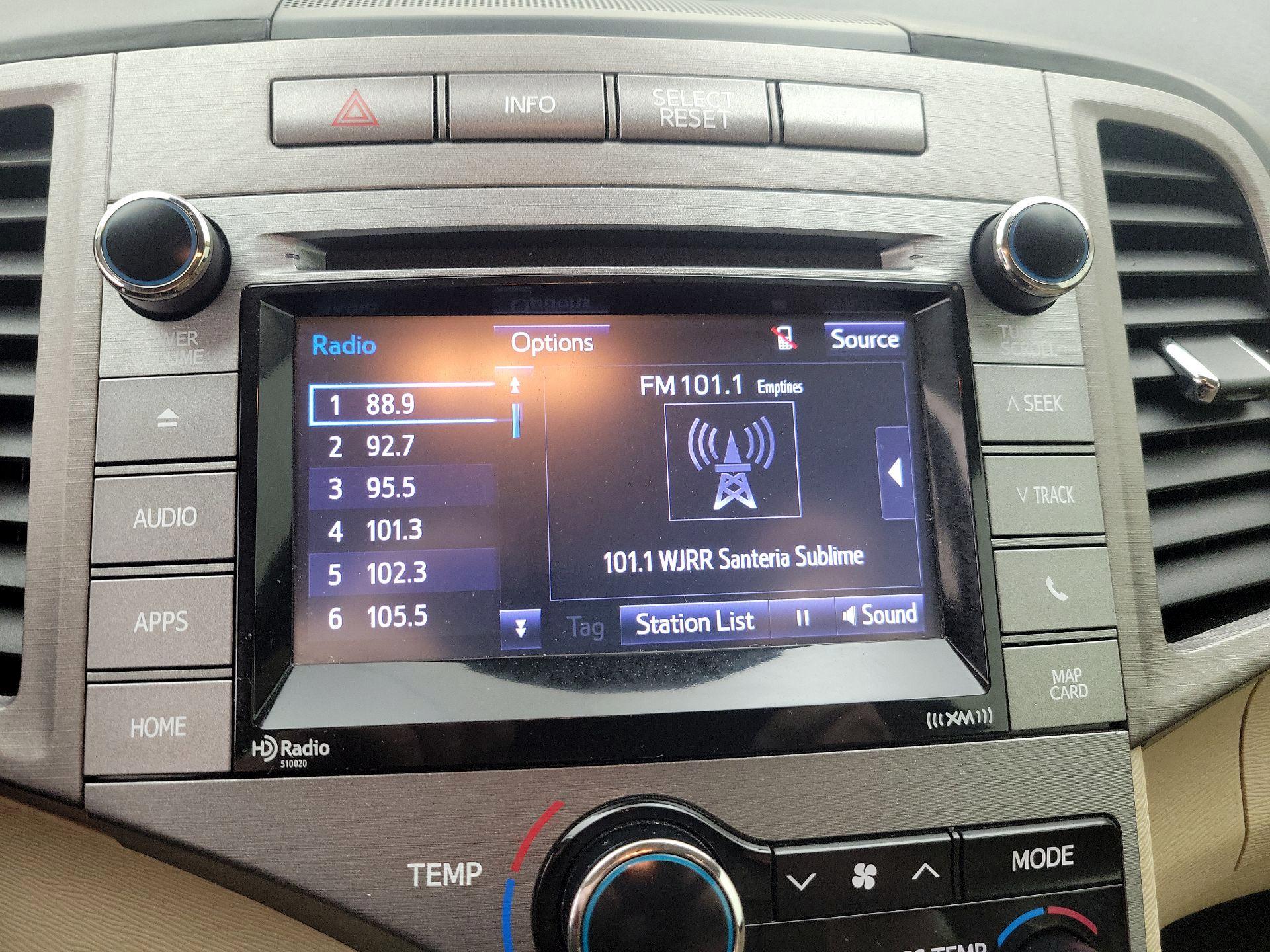 Thumbnail: 2015 Toyota Venza - 15