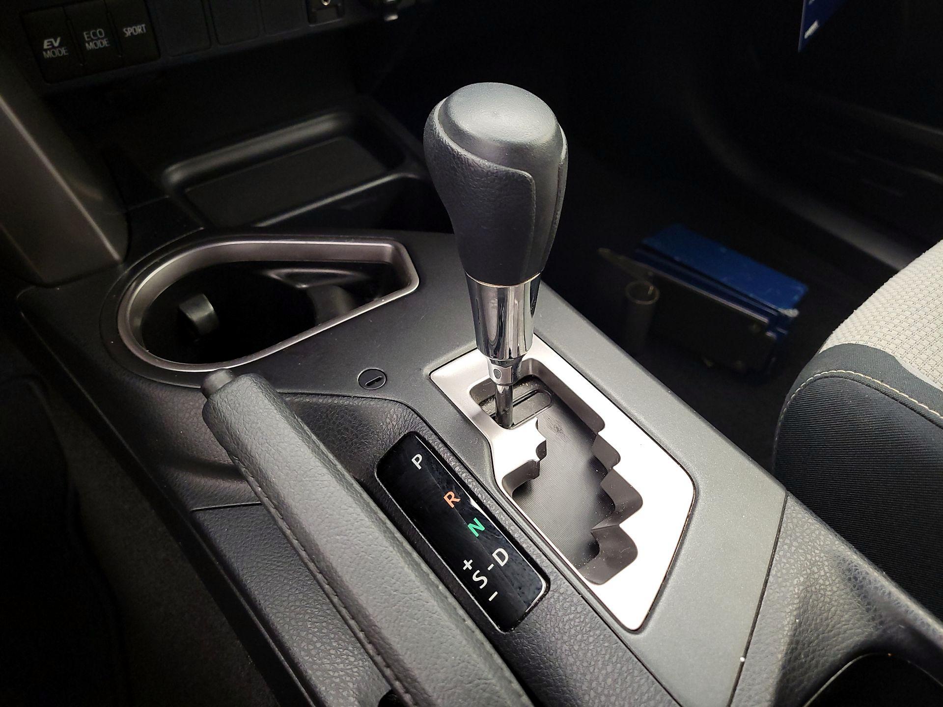 Thumbnail: 2016 Toyota RAV4 - 17