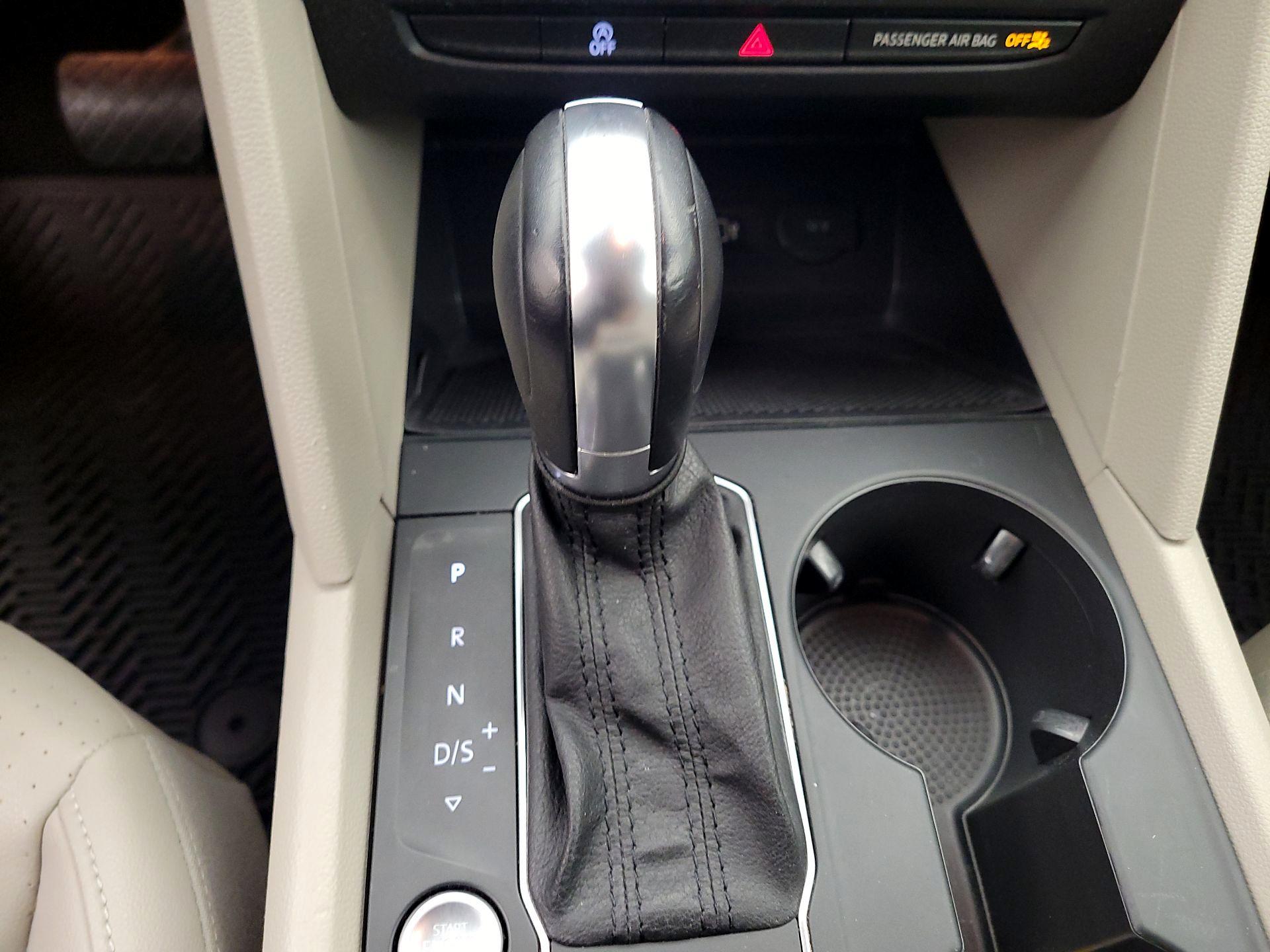 Thumbnail: 2018 Volkswagen Atlas - 15