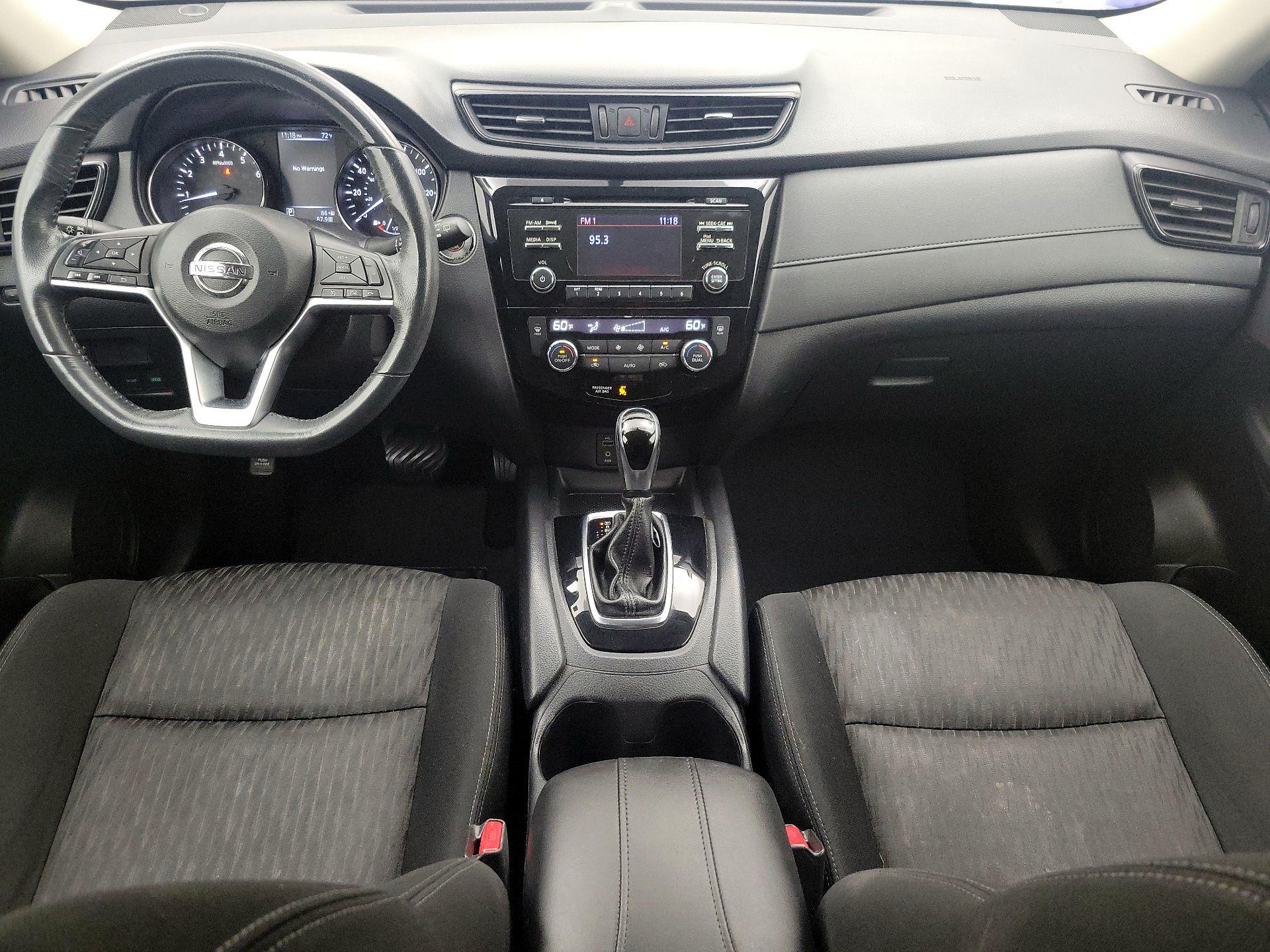Thumbnail: 2017 Nissan Rogue - 9