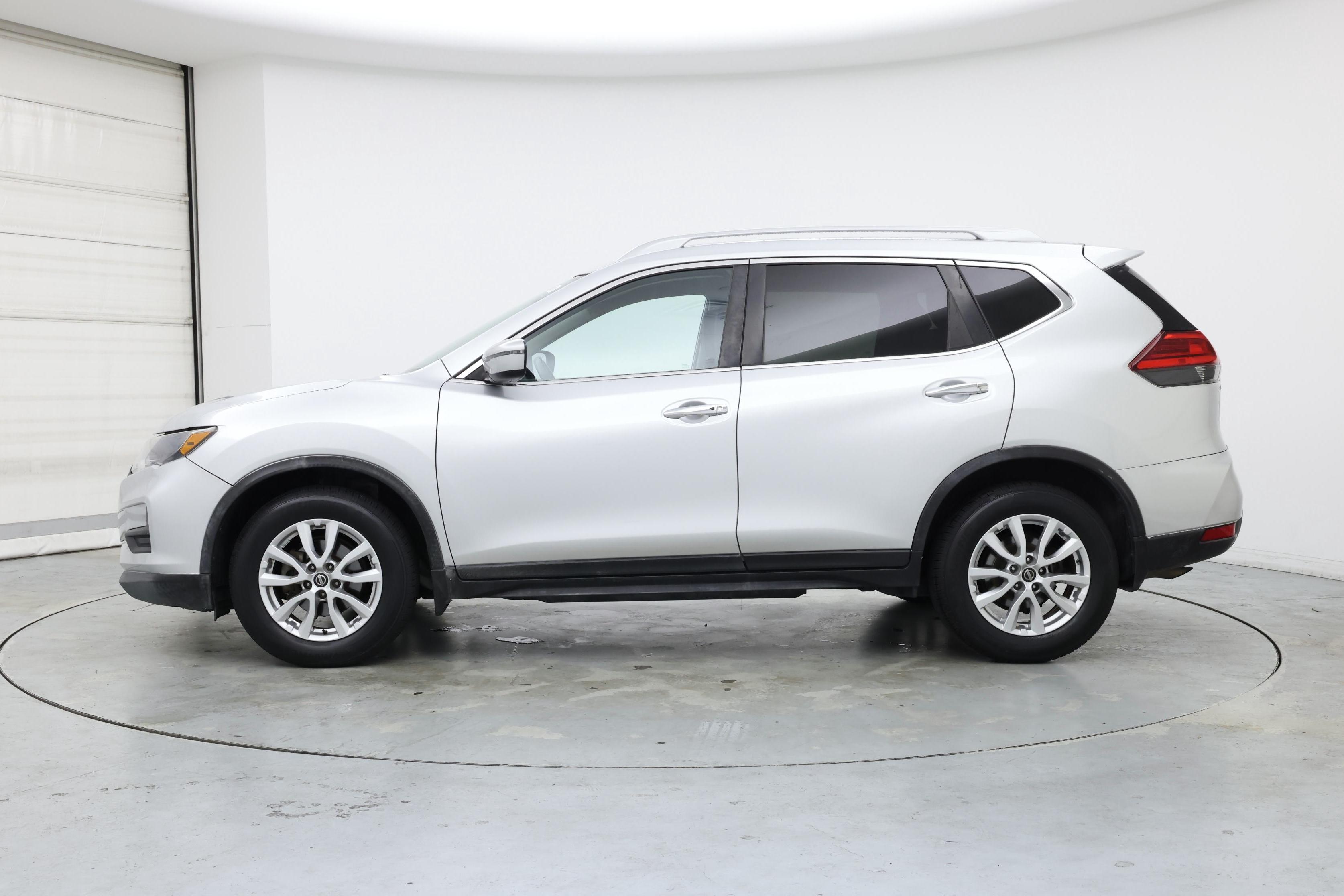 Thumbnail: 2017 Nissan Rogue - 3