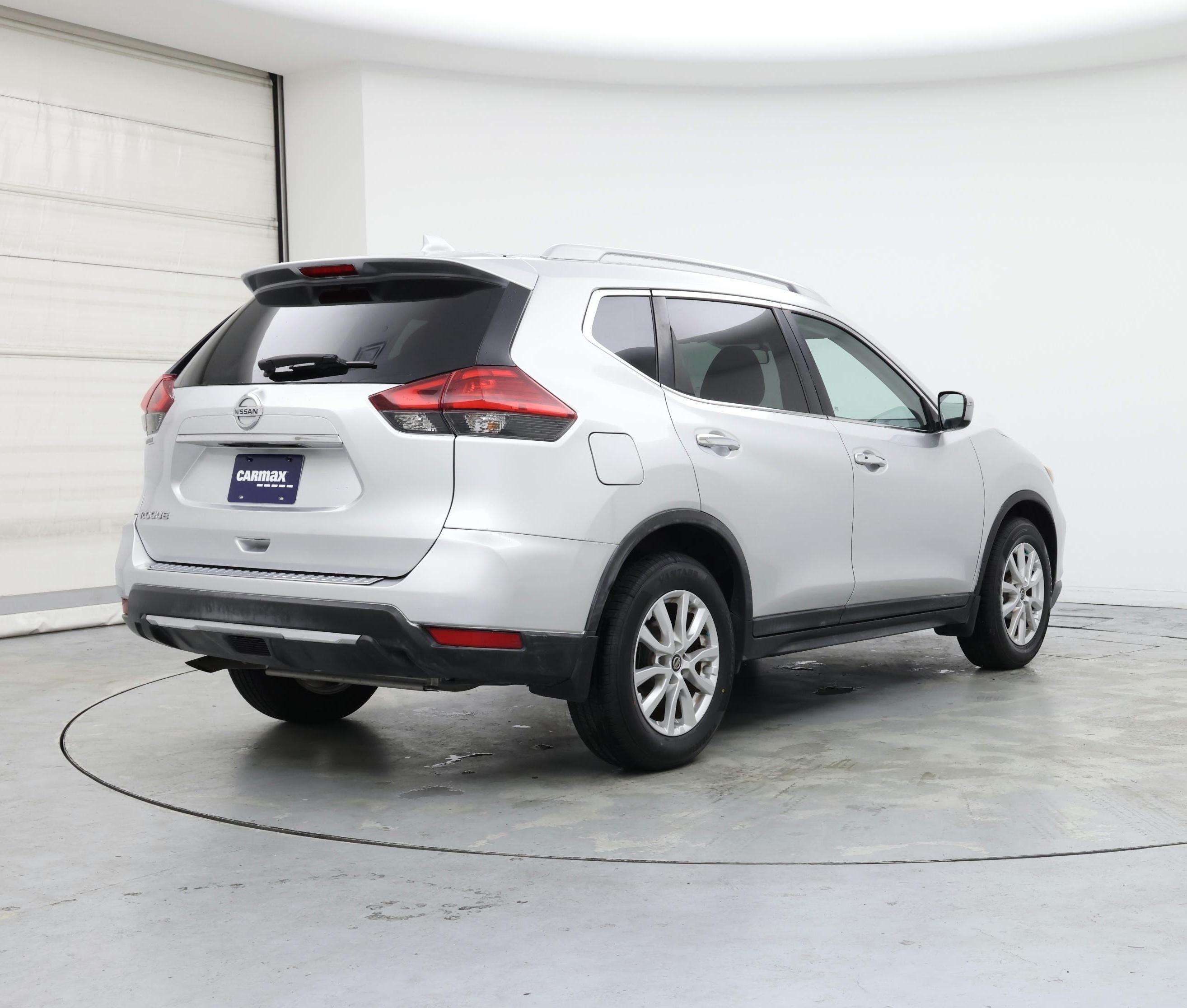 Thumbnail: 2017 Nissan Rogue - 8