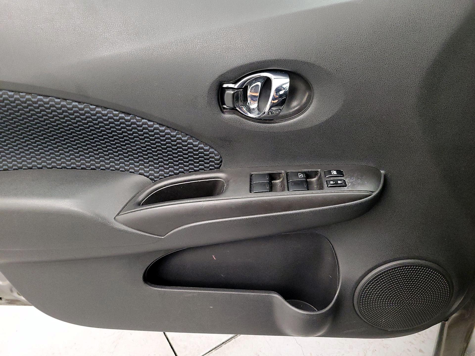 Thumbnail: 2016 Nissan Versa Note - 12