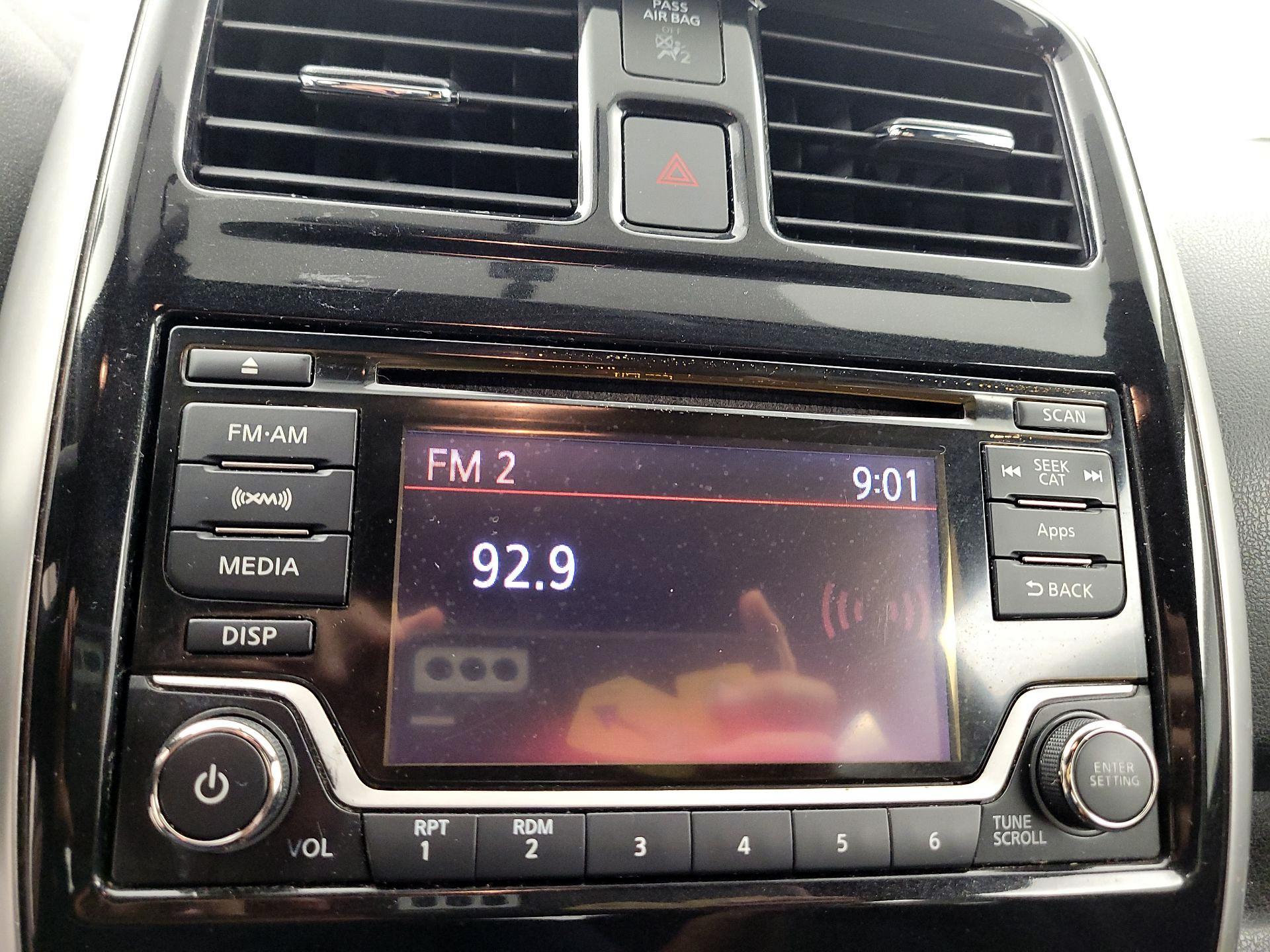 Thumbnail: 2016 Nissan Versa Note - 13