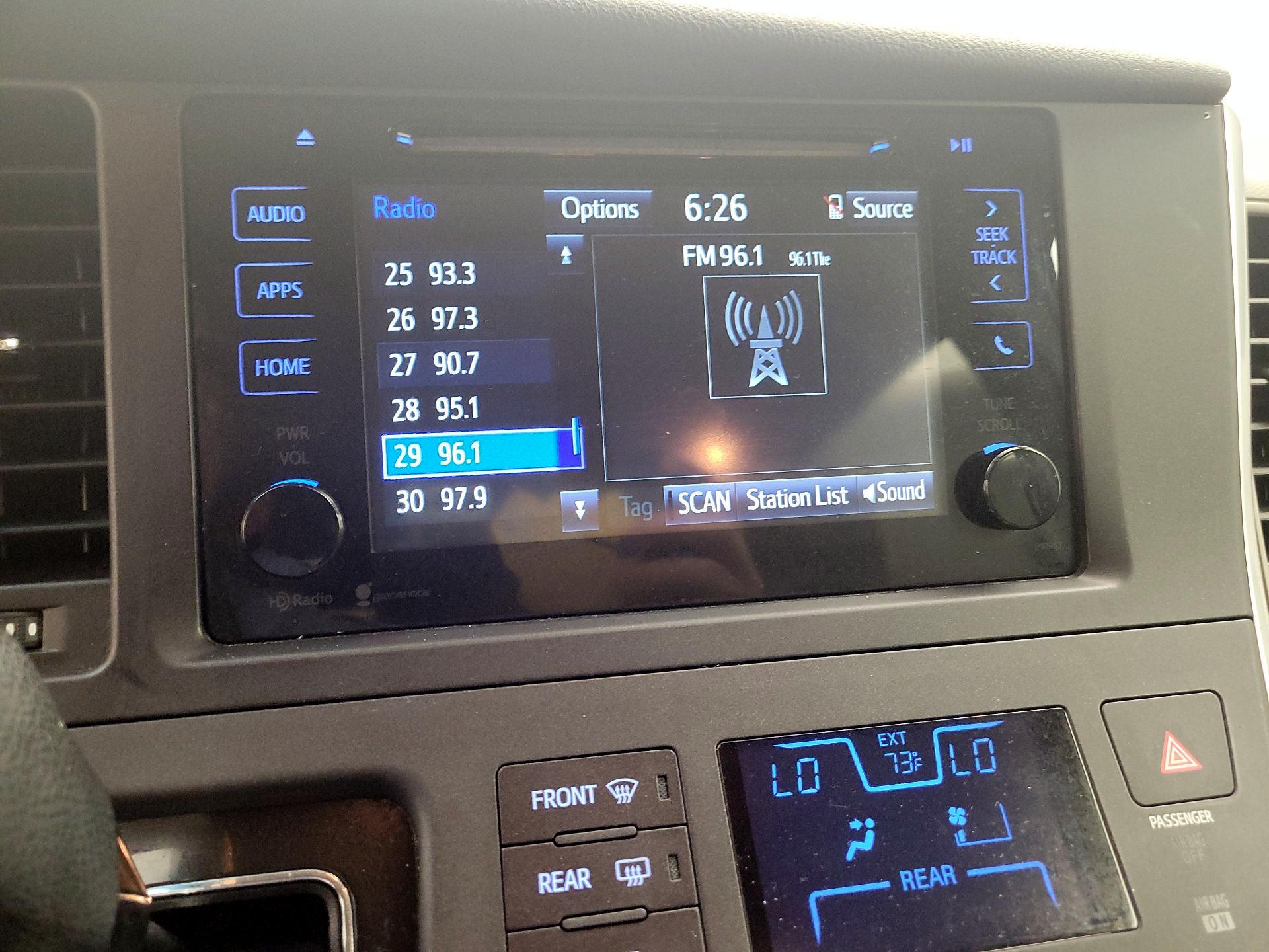 Thumbnail: 2015 Toyota Sienna - 15
