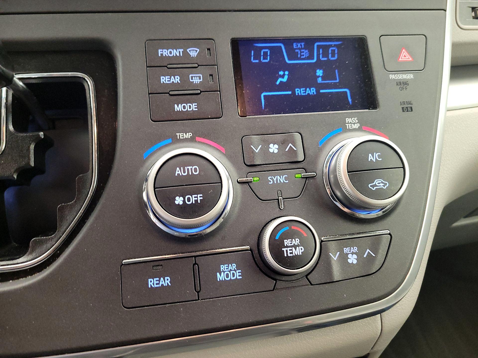 Thumbnail: 2015 Toyota Sienna - 16