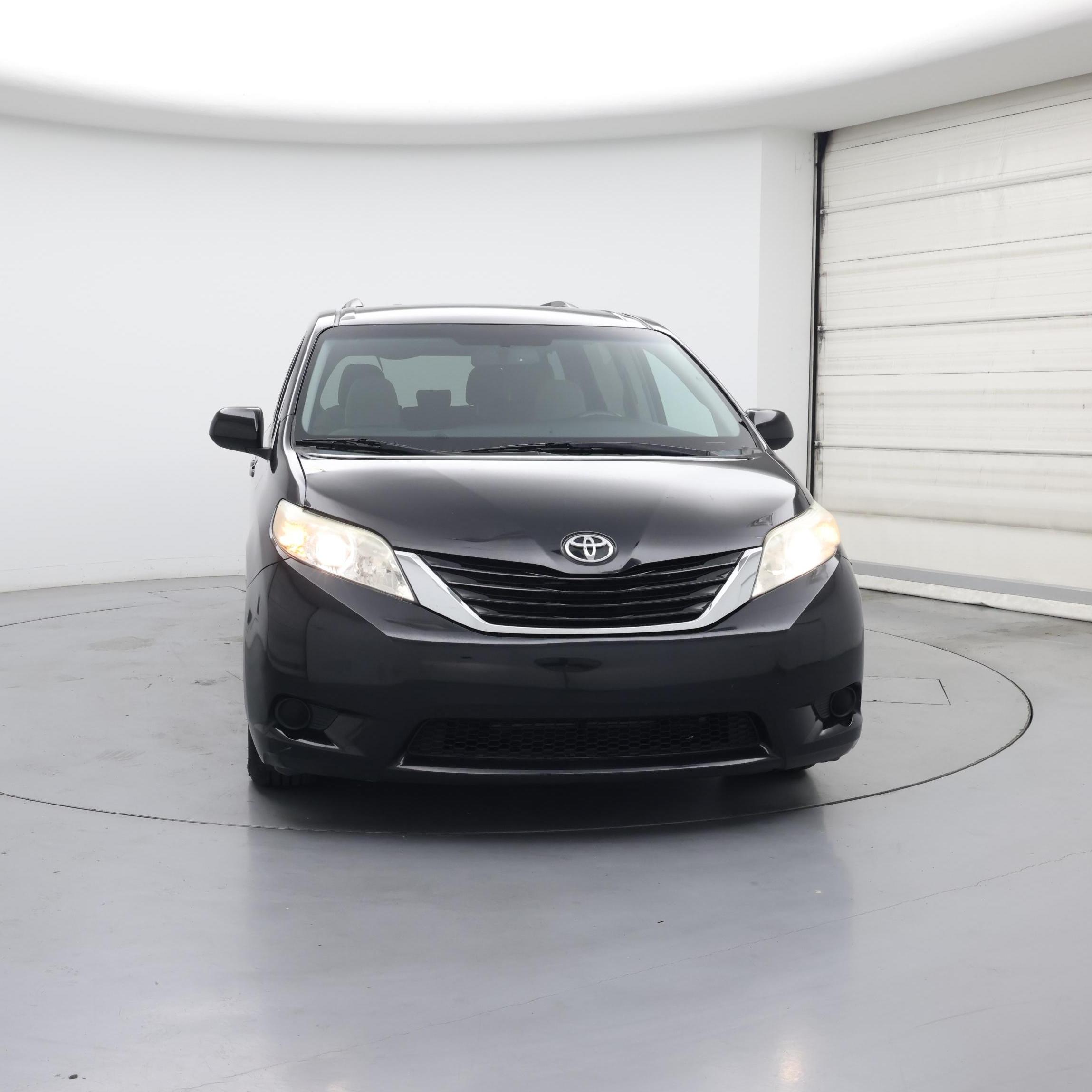 Thumbnail: 2015 Toyota Sienna - 5
