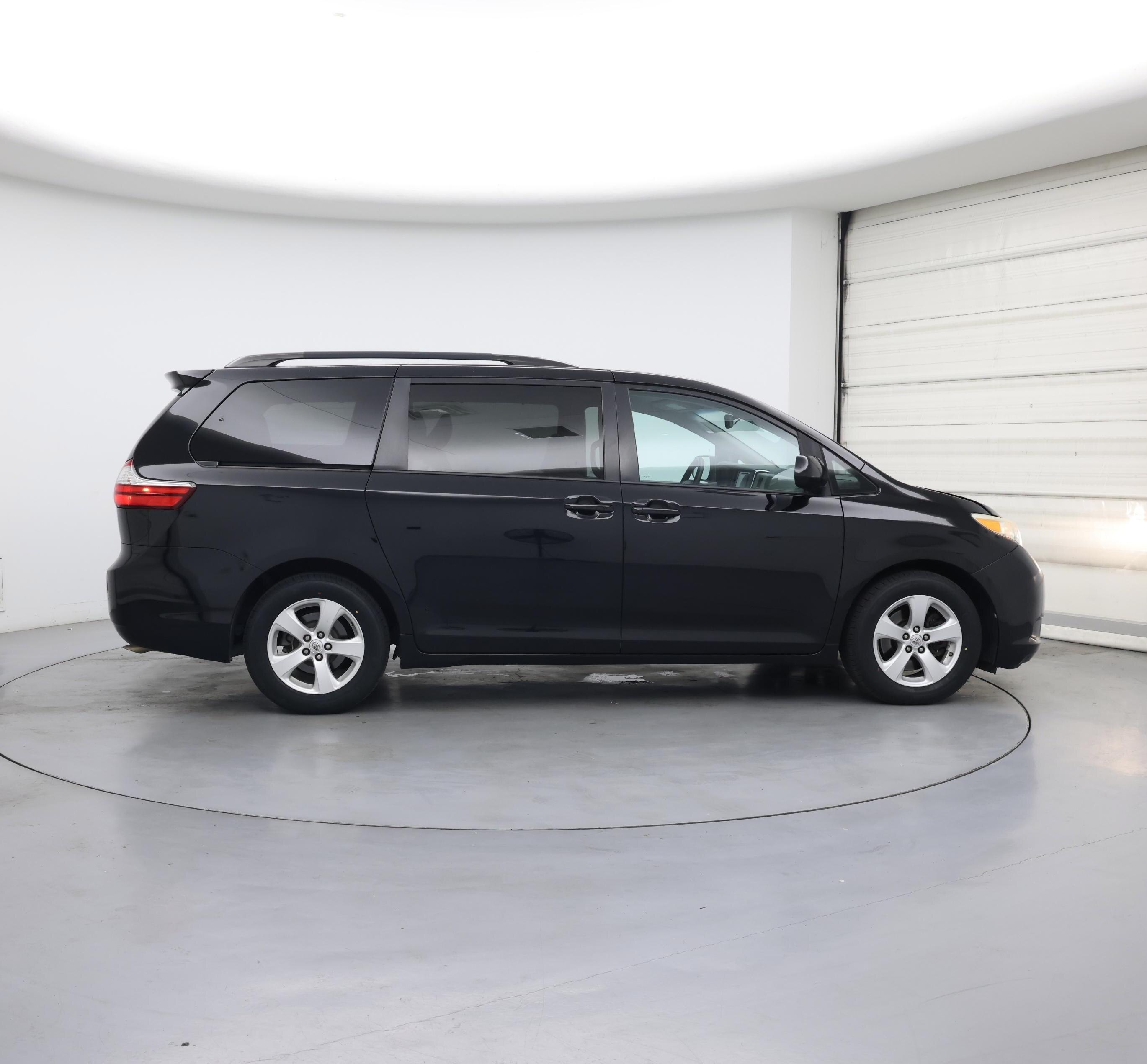 Thumbnail: 2015 Toyota Sienna - 7