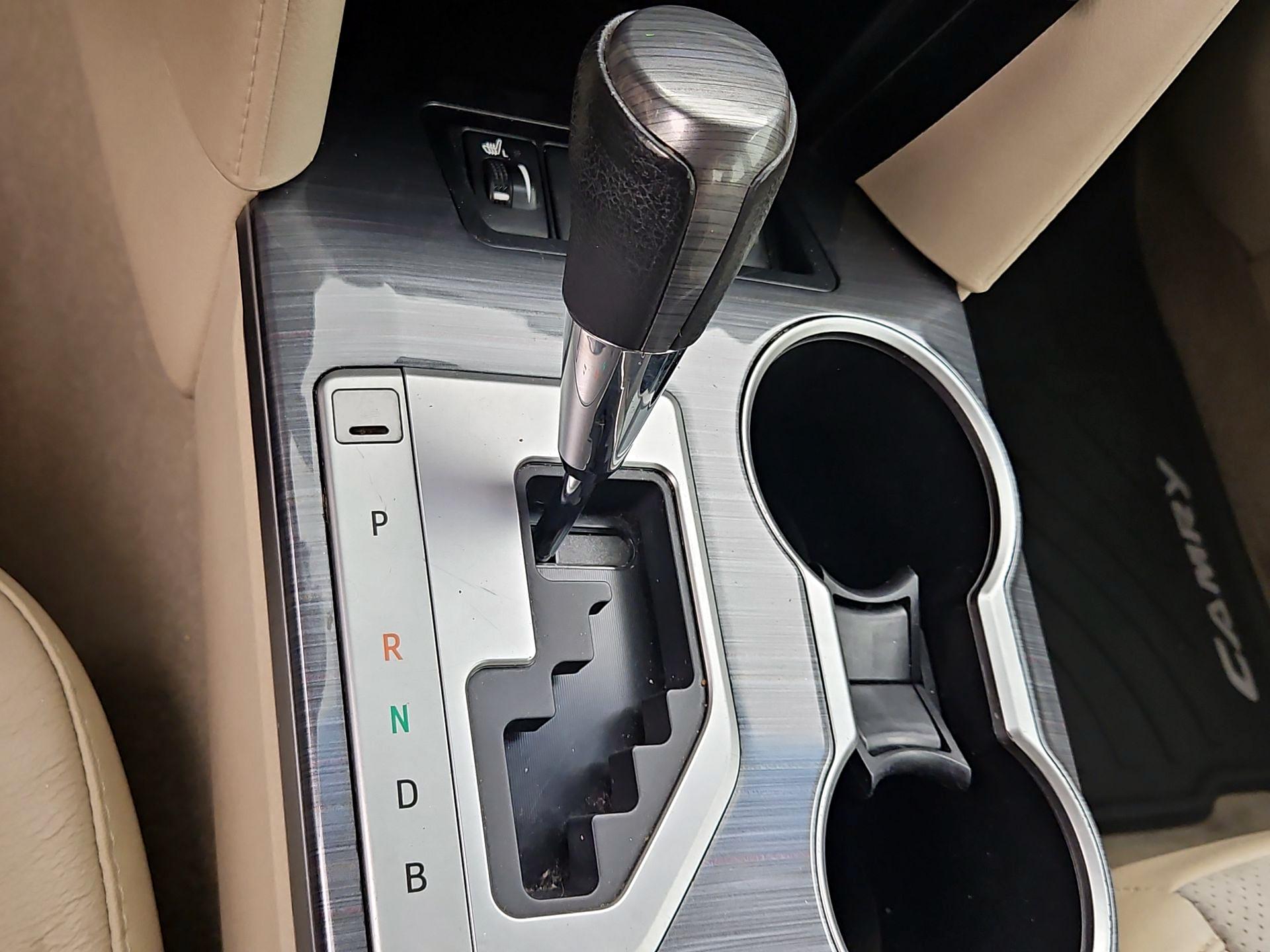 Thumbnail: 2014 Toyota Camry - 18