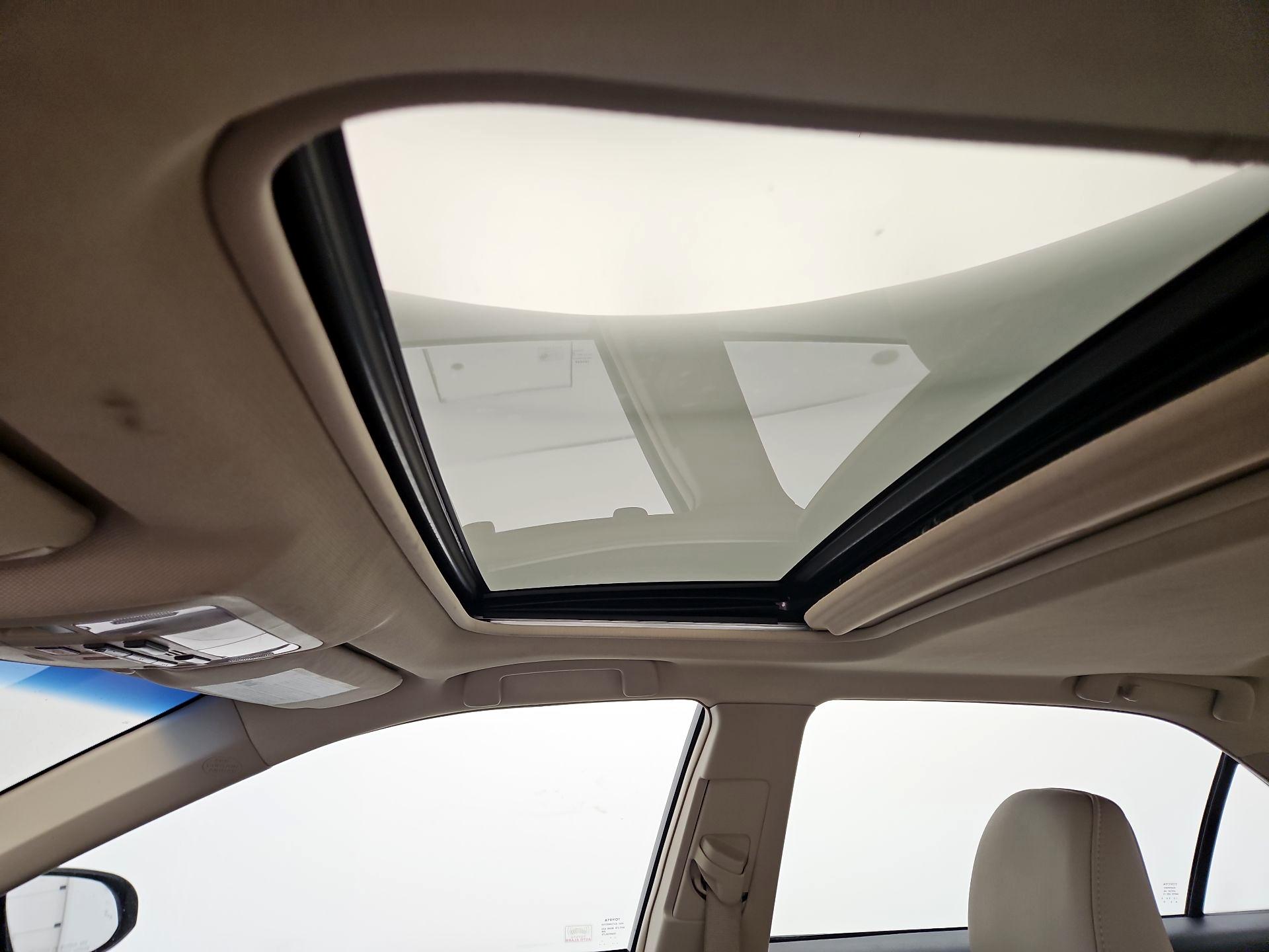 Thumbnail: 2014 Toyota Camry - 20