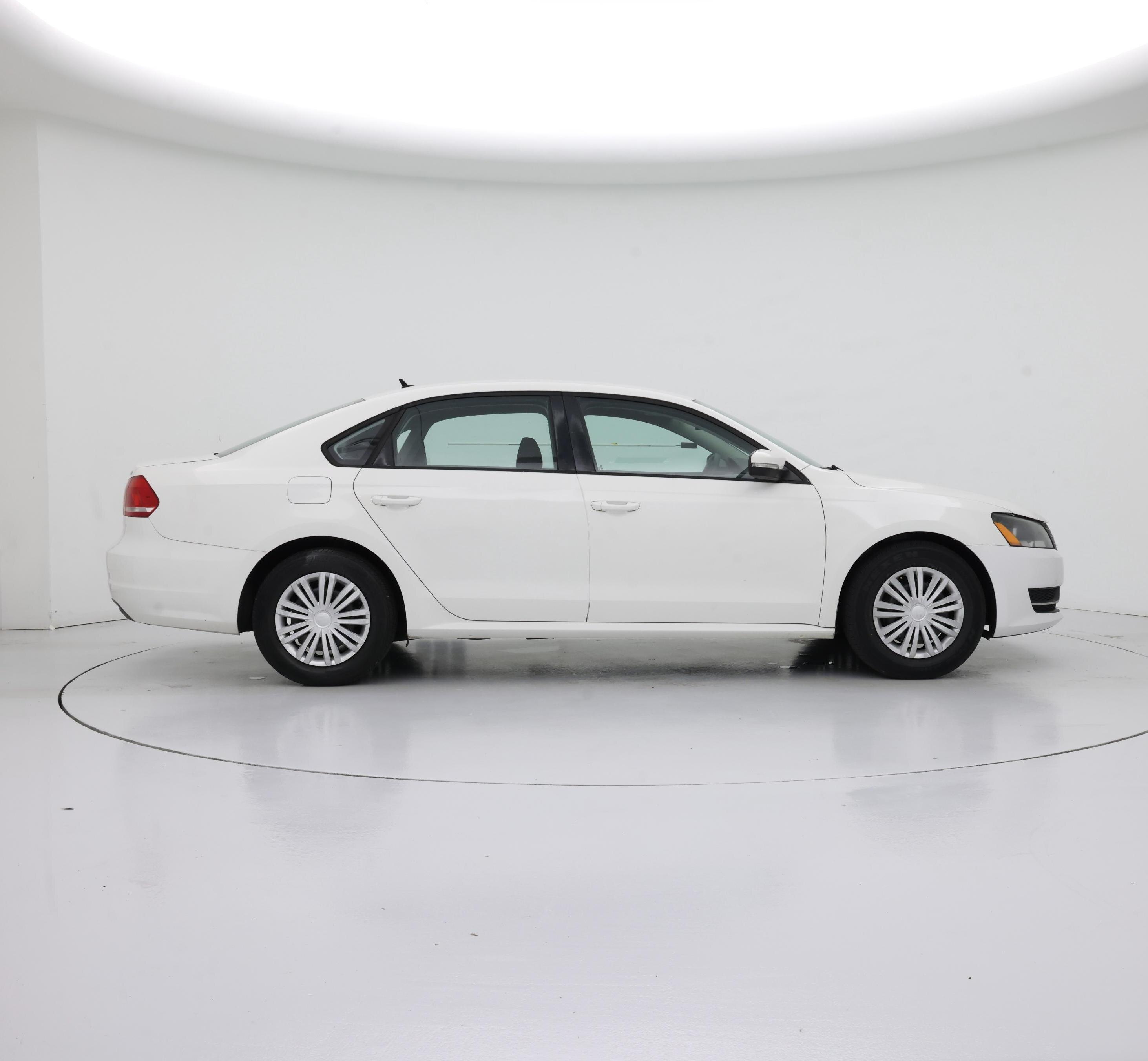Thumbnail: 2014 Volkswagen Passat - 7