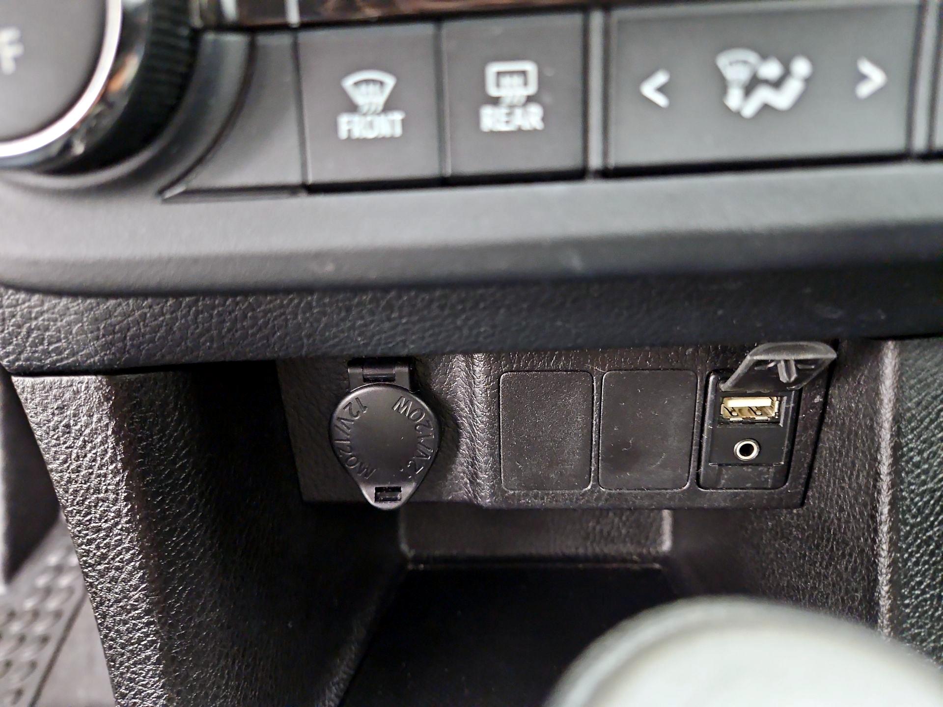 Thumbnail: 2016 Toyota Corolla - 18