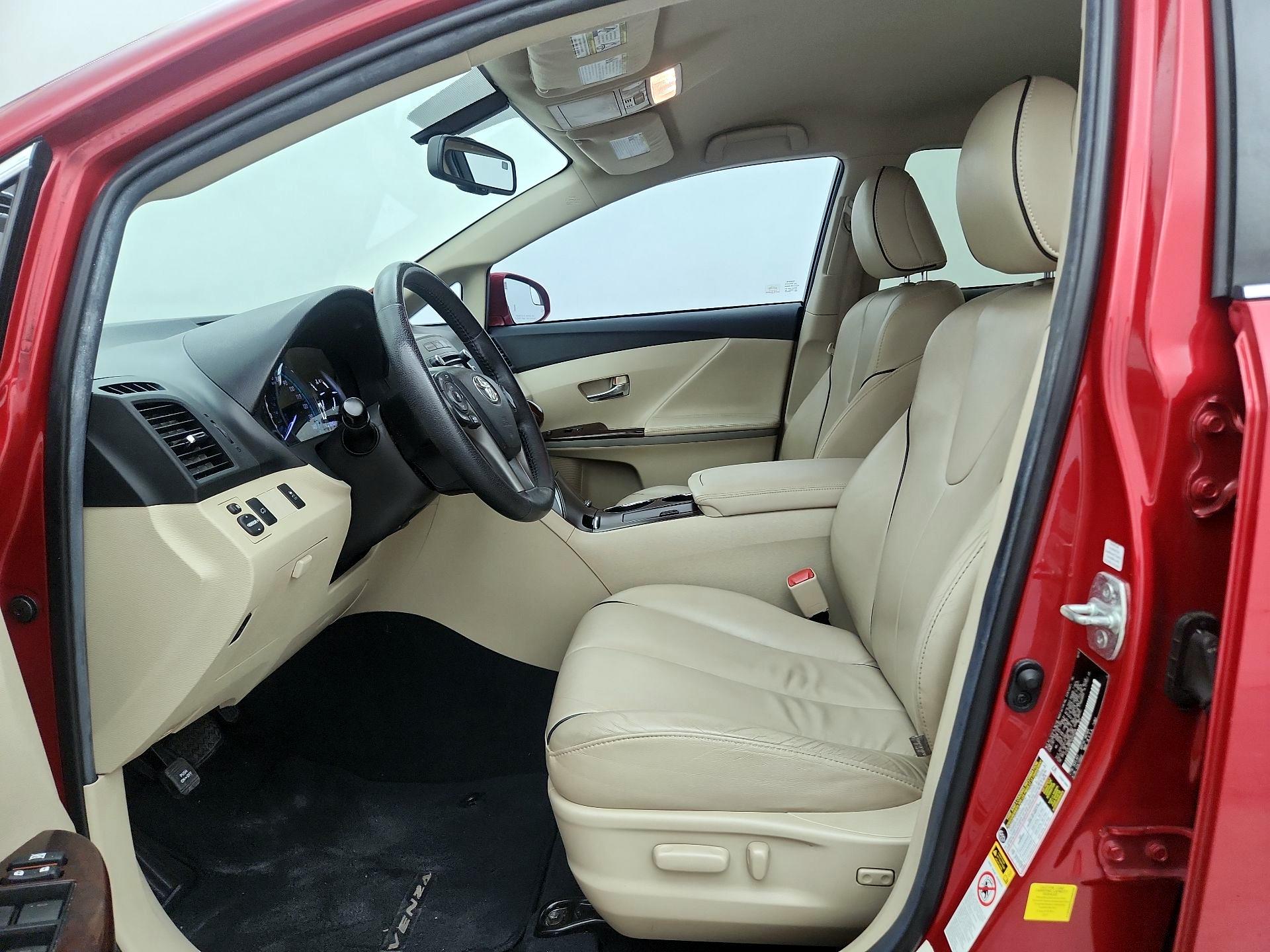 Thumbnail: 2013 Toyota Venza - 11