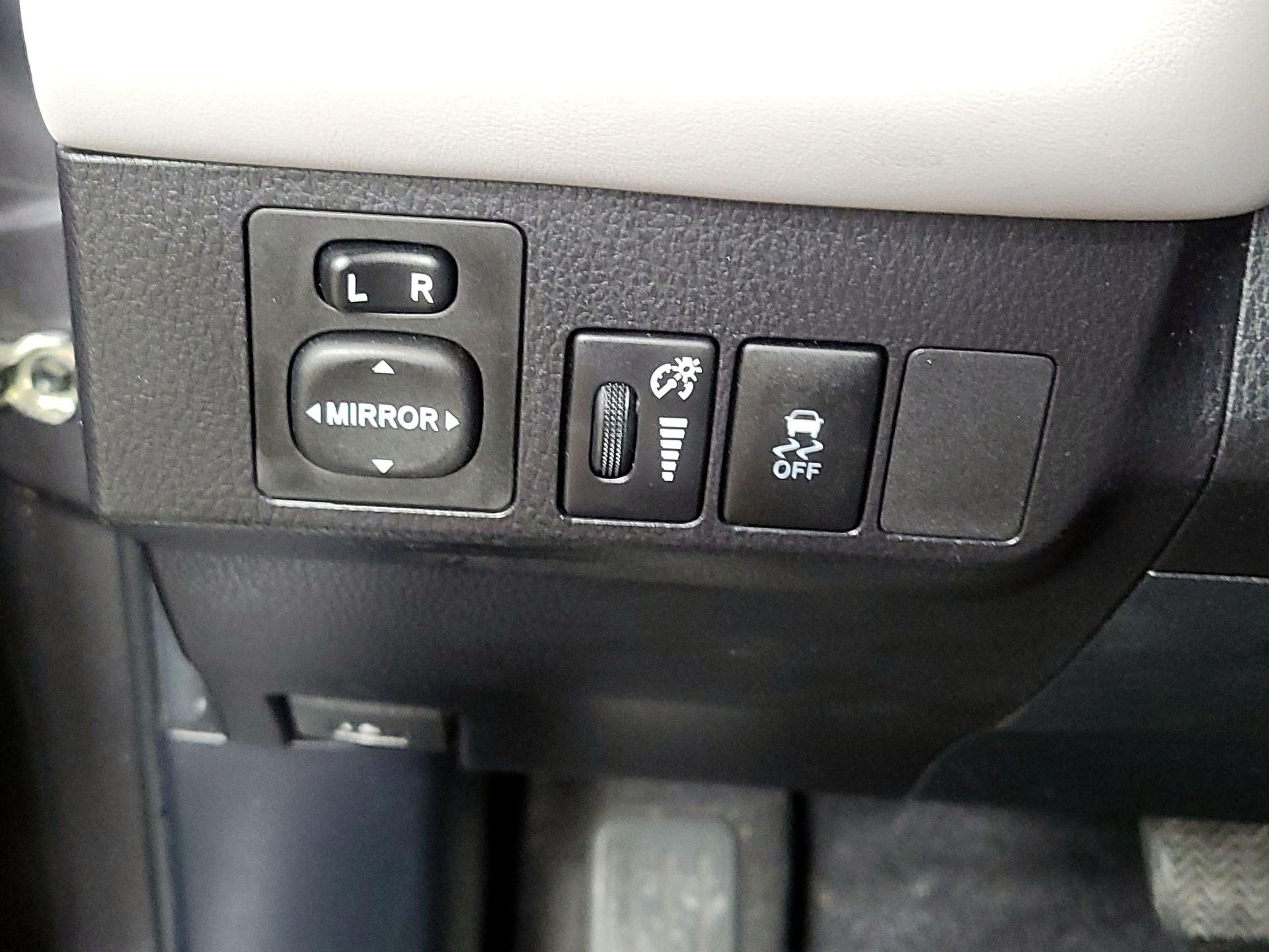 Thumbnail: 2014 Toyota RAV4 - 13