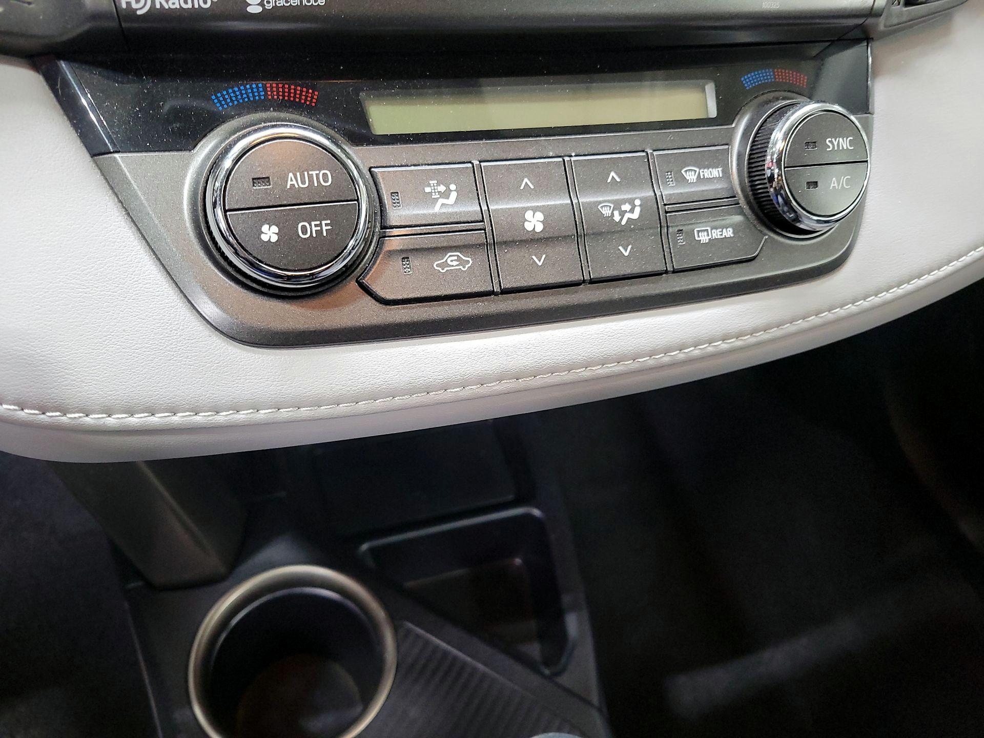 Thumbnail: 2014 Toyota RAV4 - 15