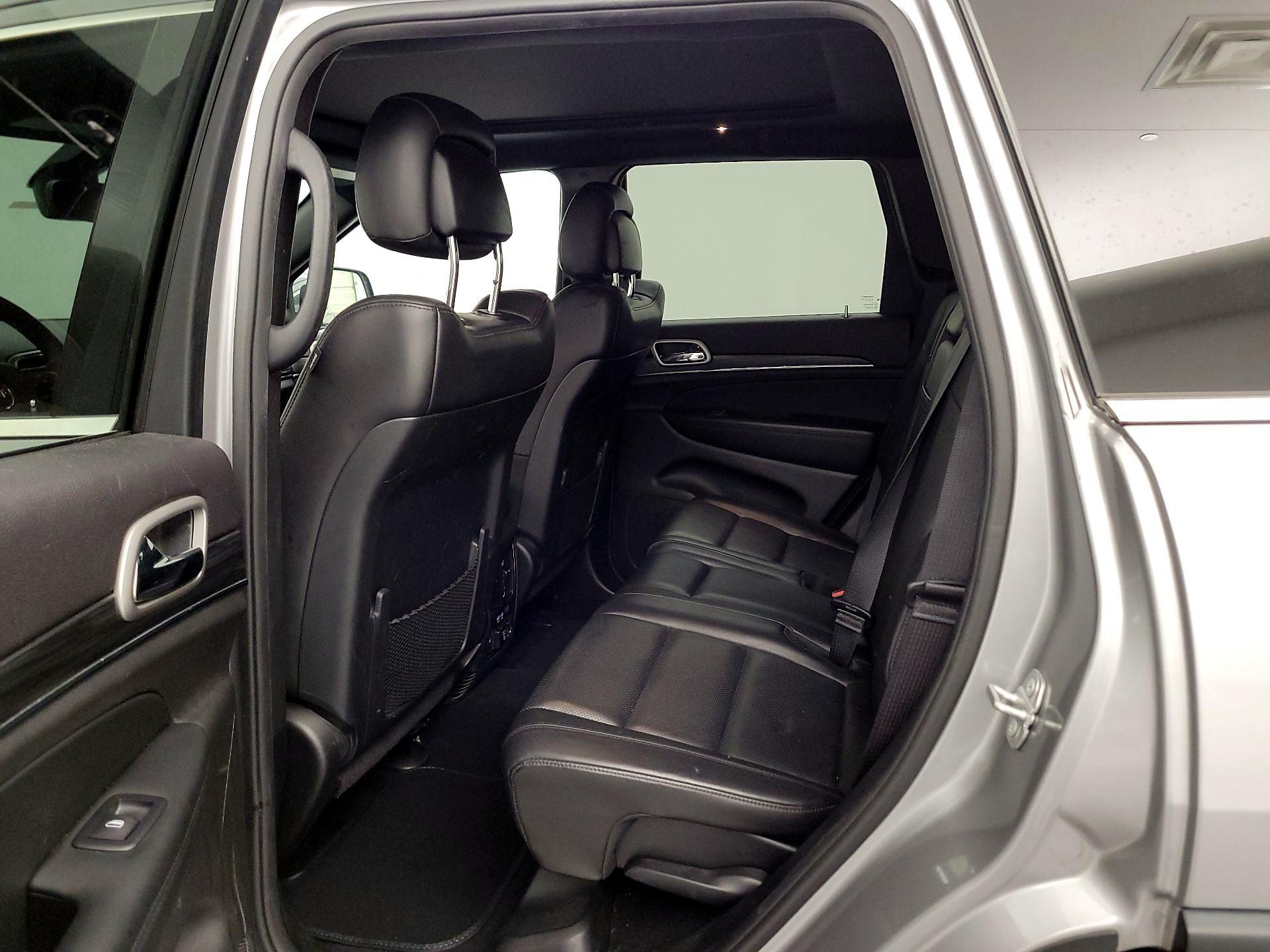 Thumbnail: 2019 Jeep Grand Cherokee - 18