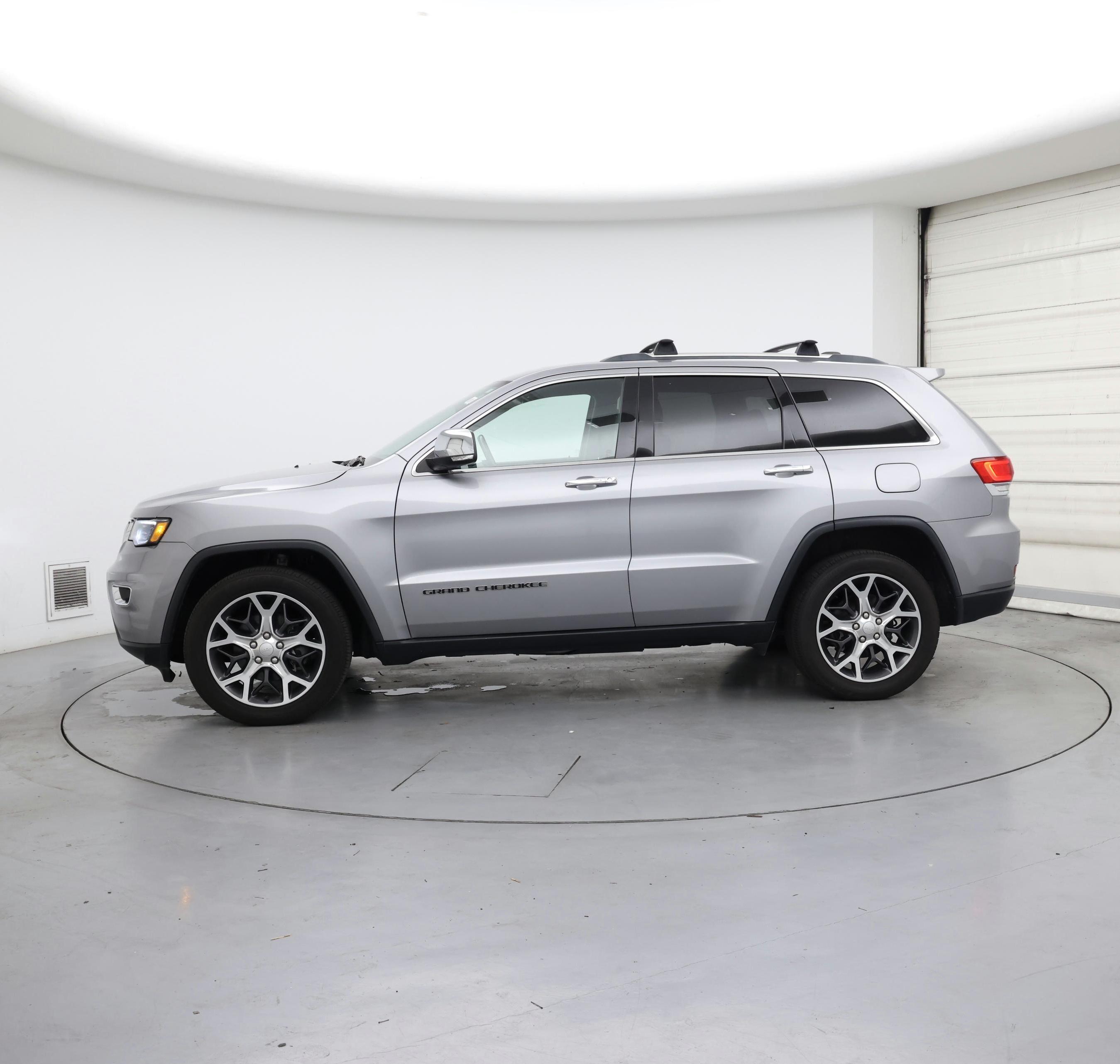 Thumbnail: 2019 Jeep Grand Cherokee - 3