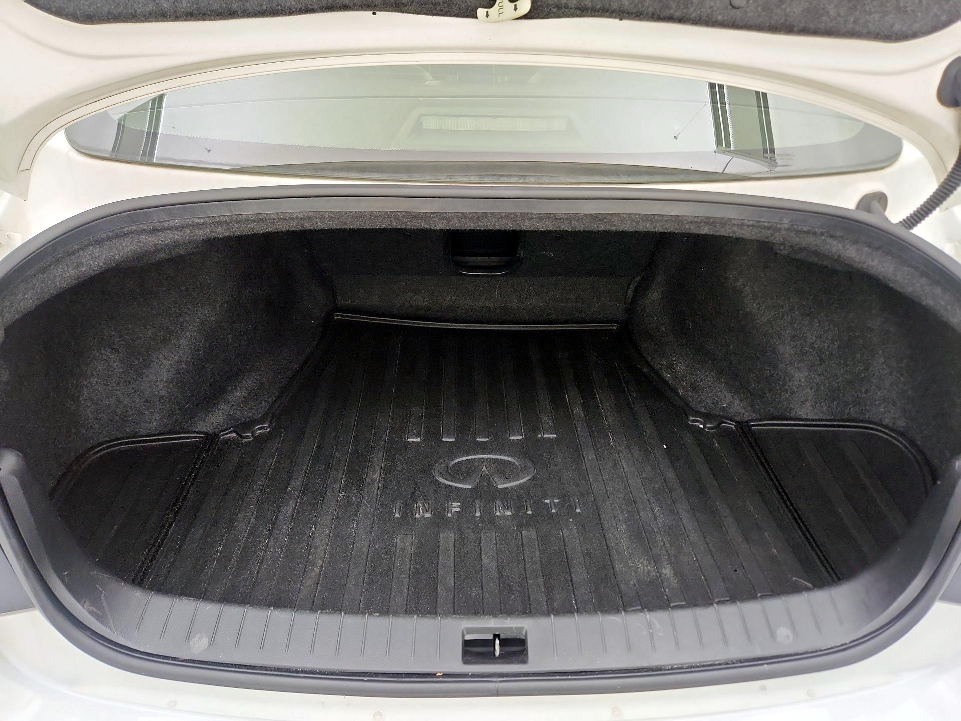 Thumbnail: 2015 INFINITI Q50 - 20