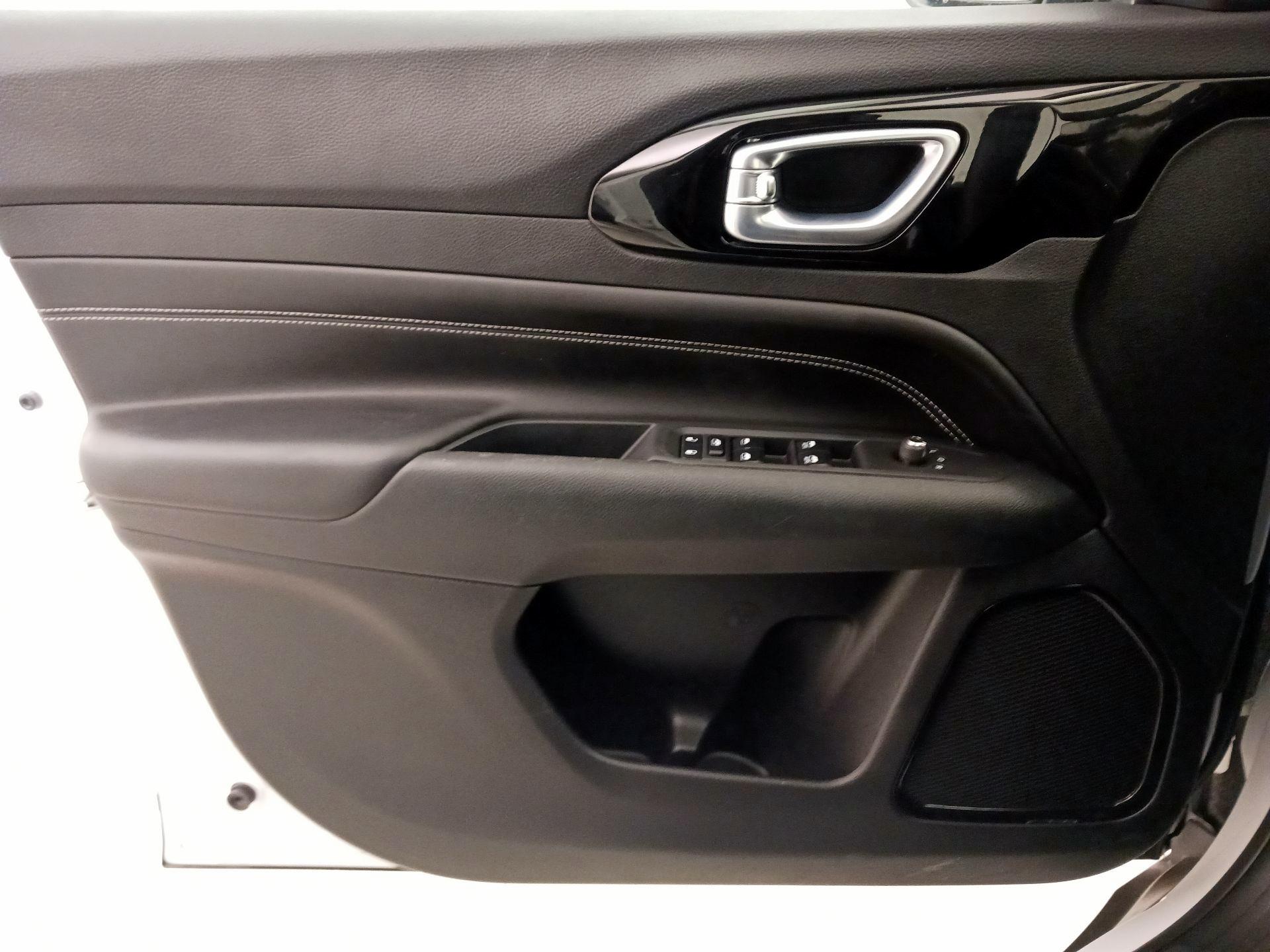 Thumbnail: 2022 Jeep Compass - 12