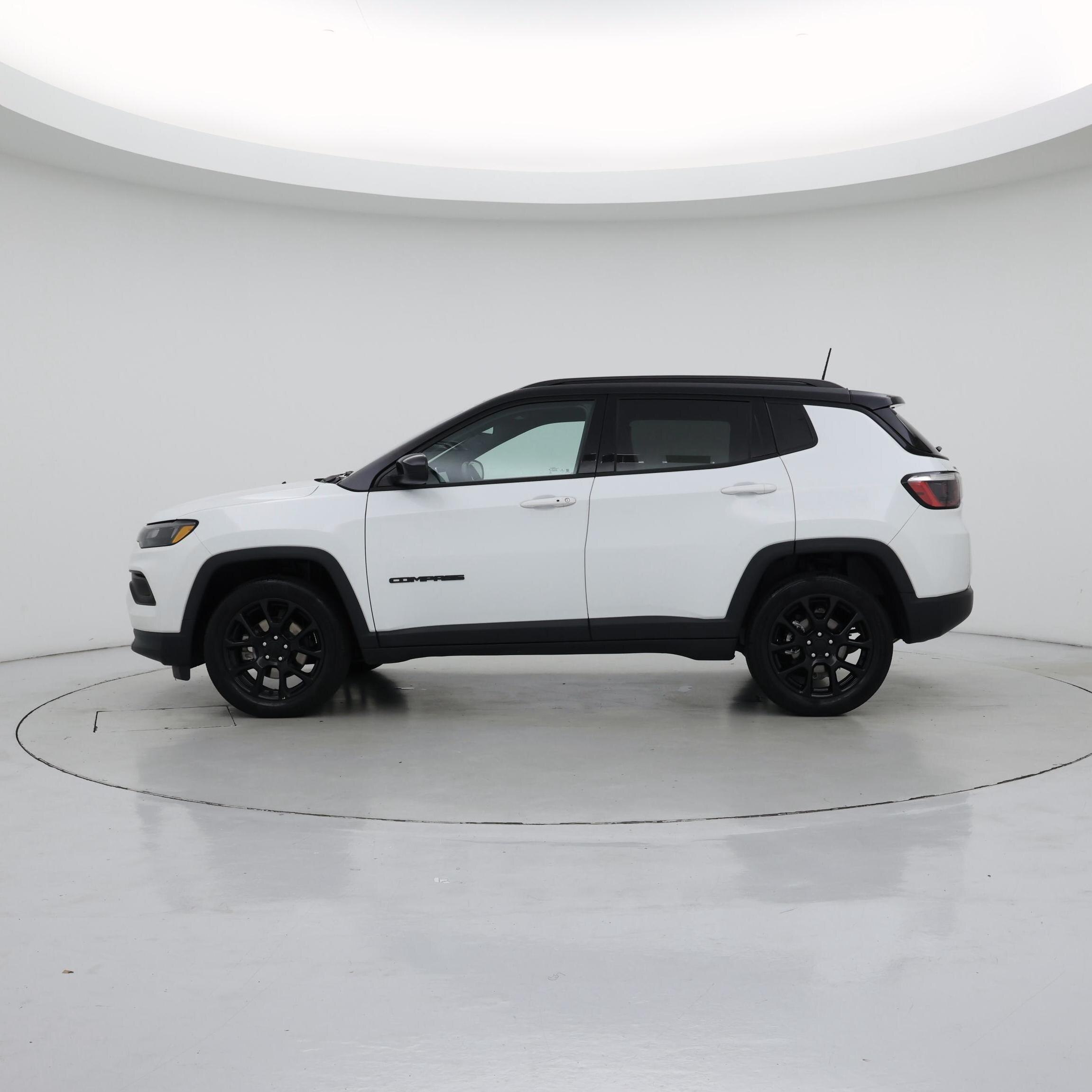 Thumbnail: 2022 Jeep Compass - 3