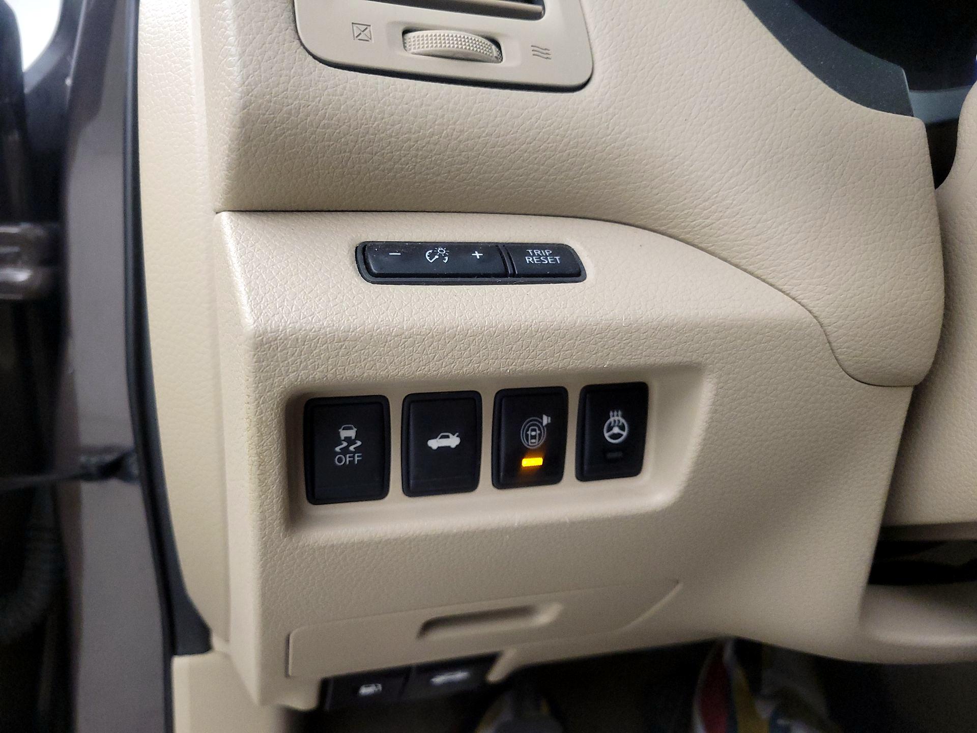 Thumbnail: 2014 Nissan Altima - 13