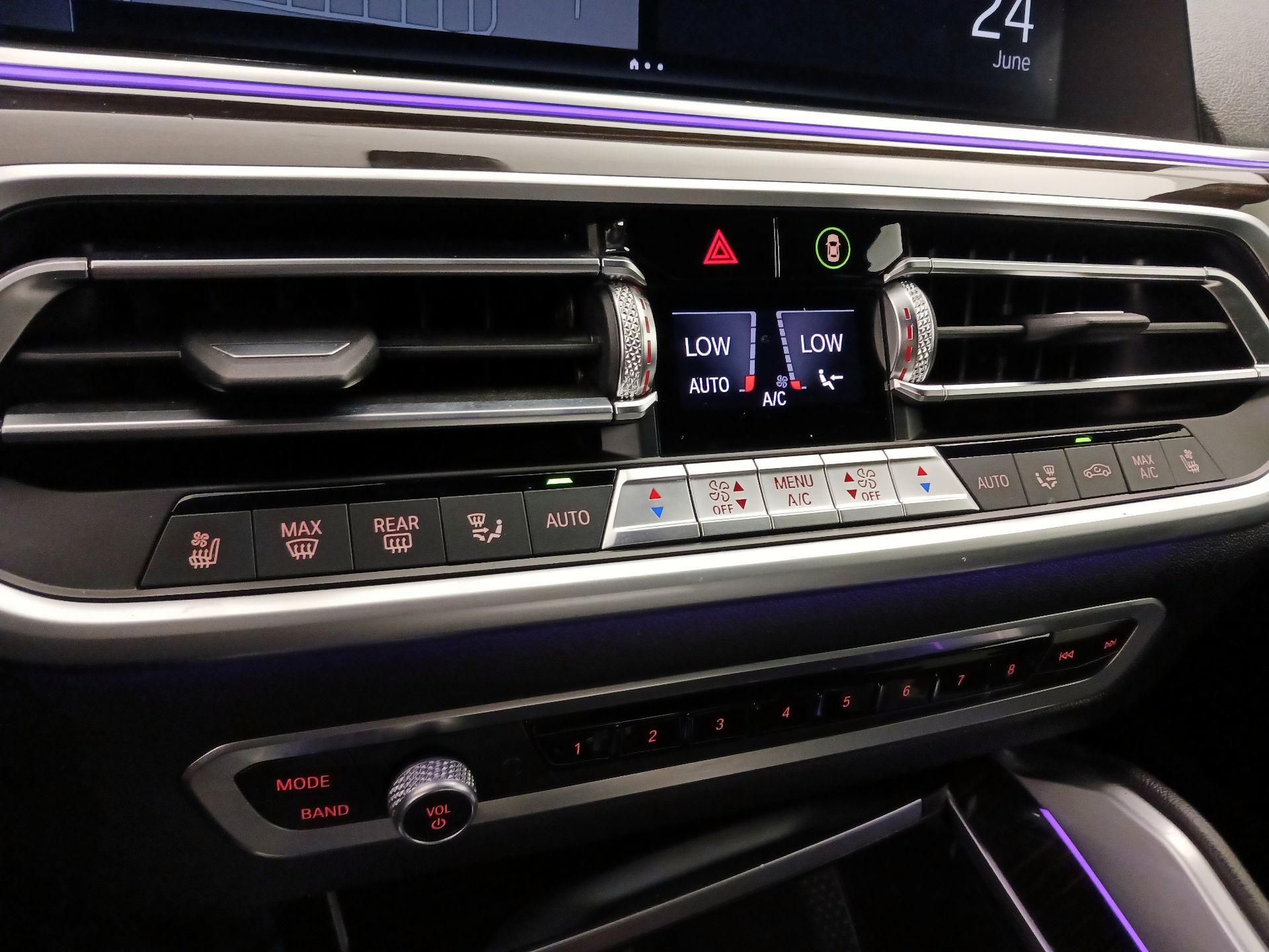 Thumbnail: 2021 BMW X6 - 17