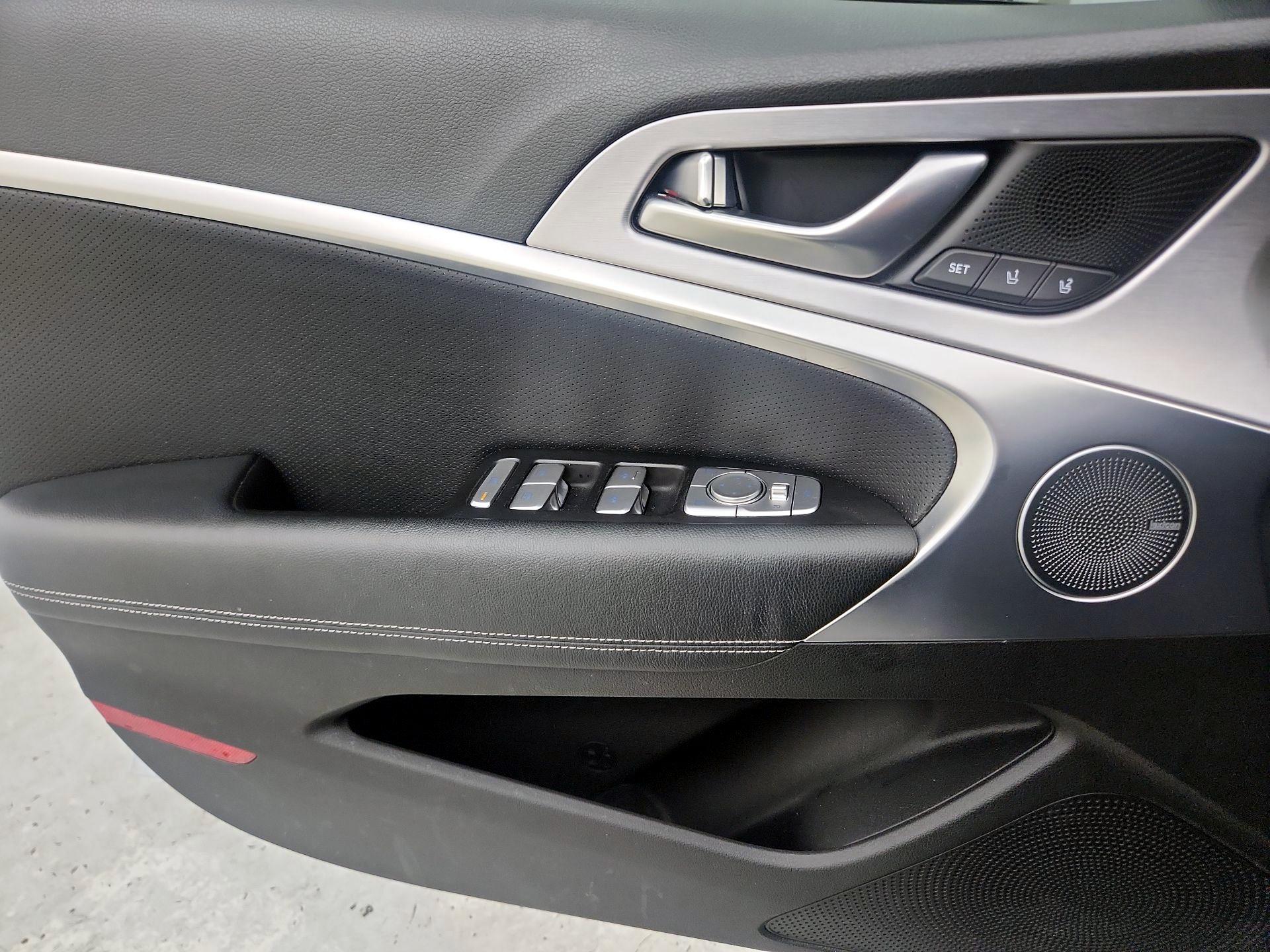 Thumbnail: 2020 Genesis G70 - 12