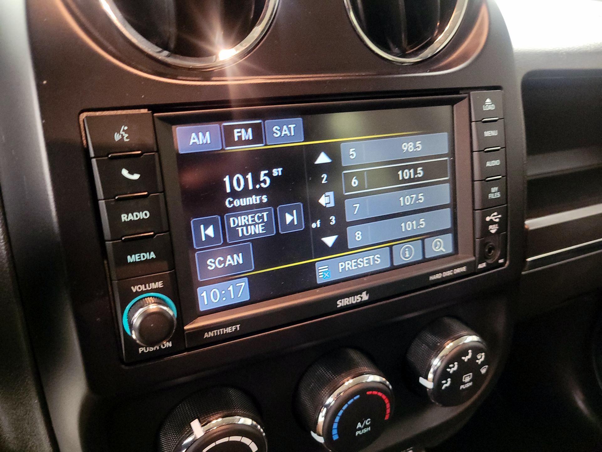 Thumbnail: 2016 Jeep Patriot - 15