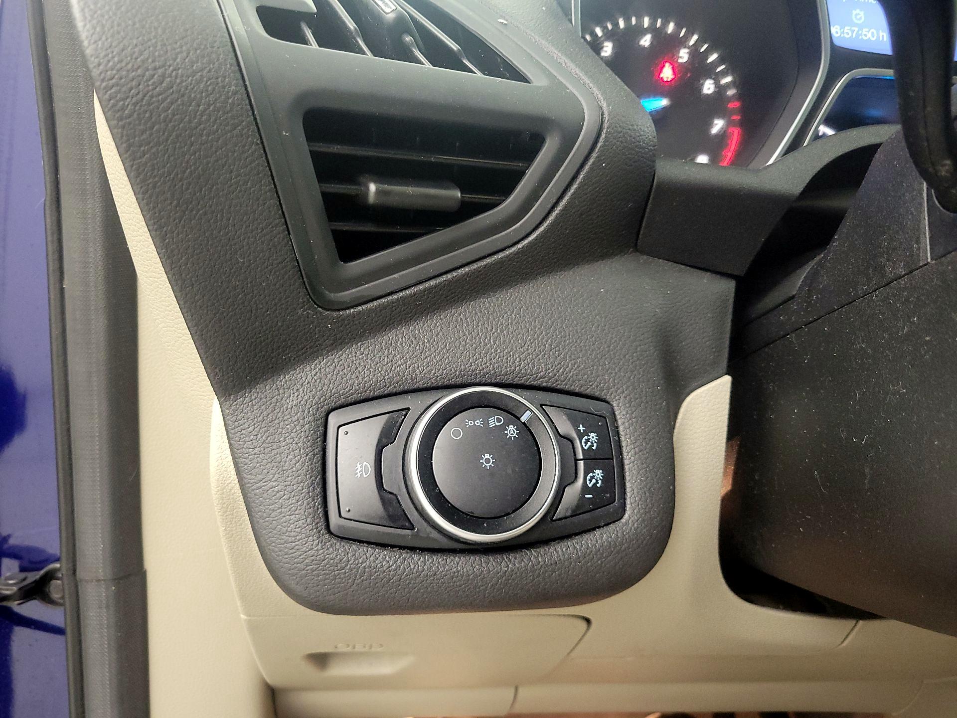 Thumbnail: 2015 Ford Escape - 13