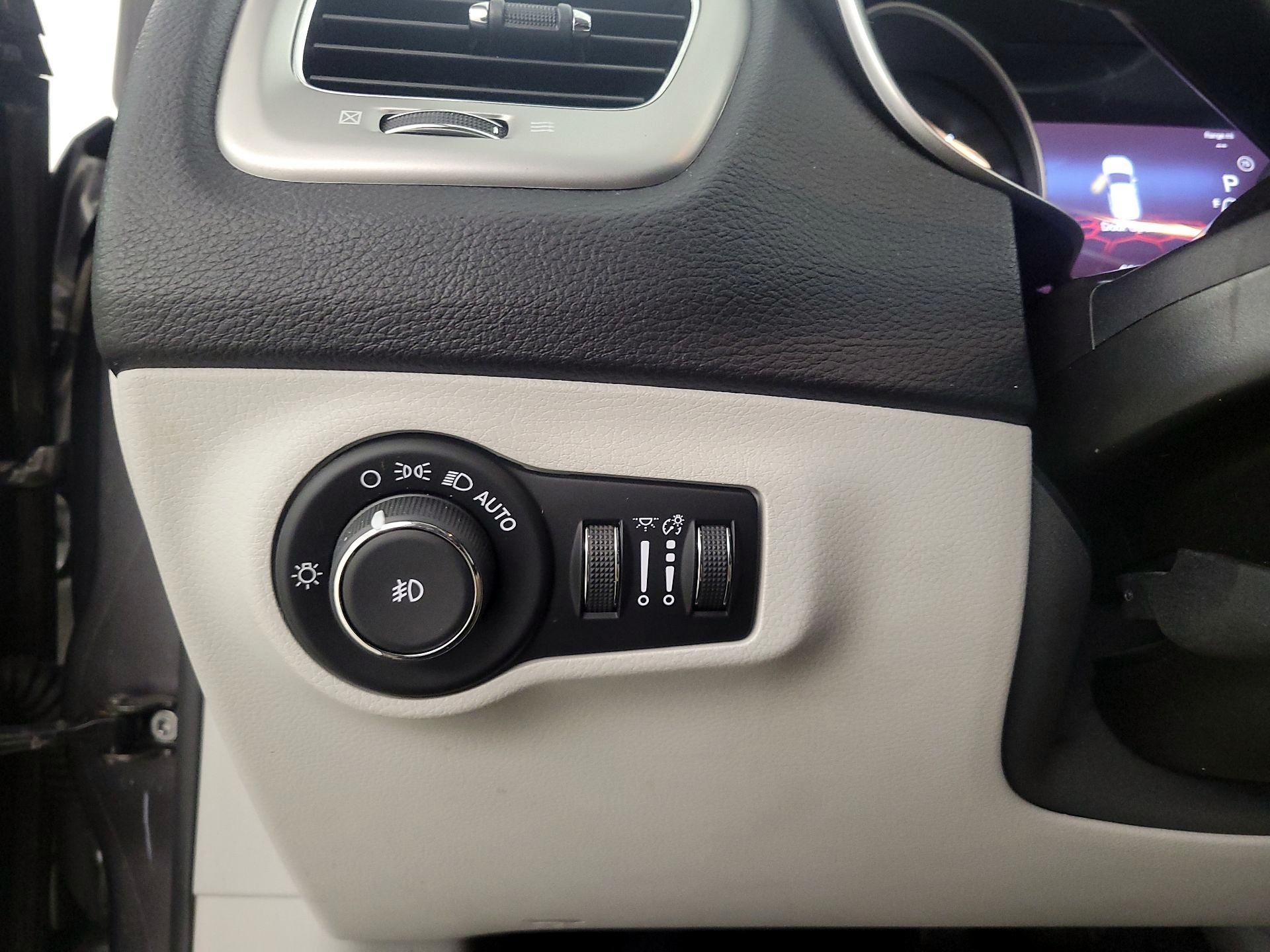 Thumbnail: 2019 Jeep Compass - 11