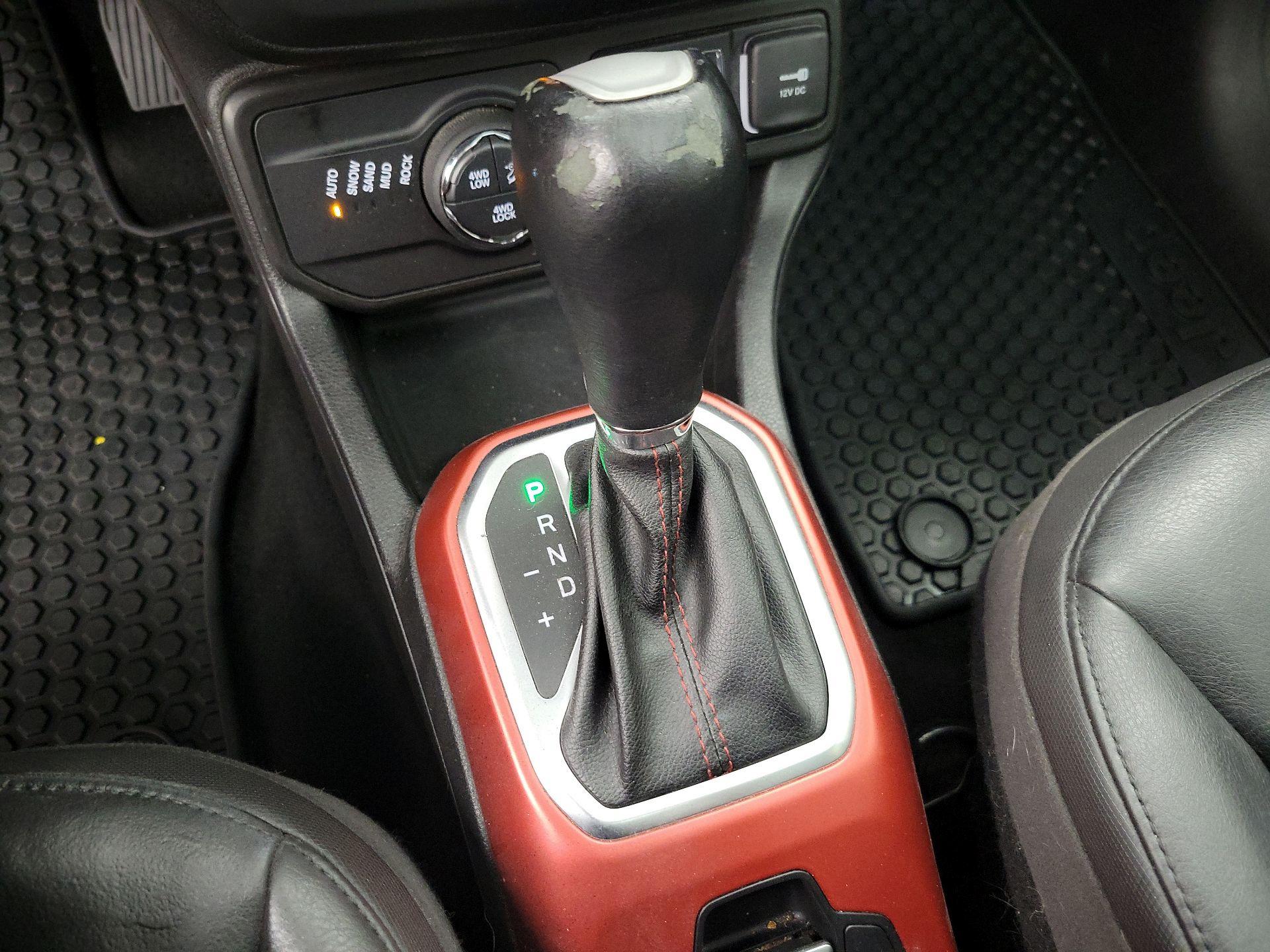 Thumbnail: 2018 Jeep Renegade - 18