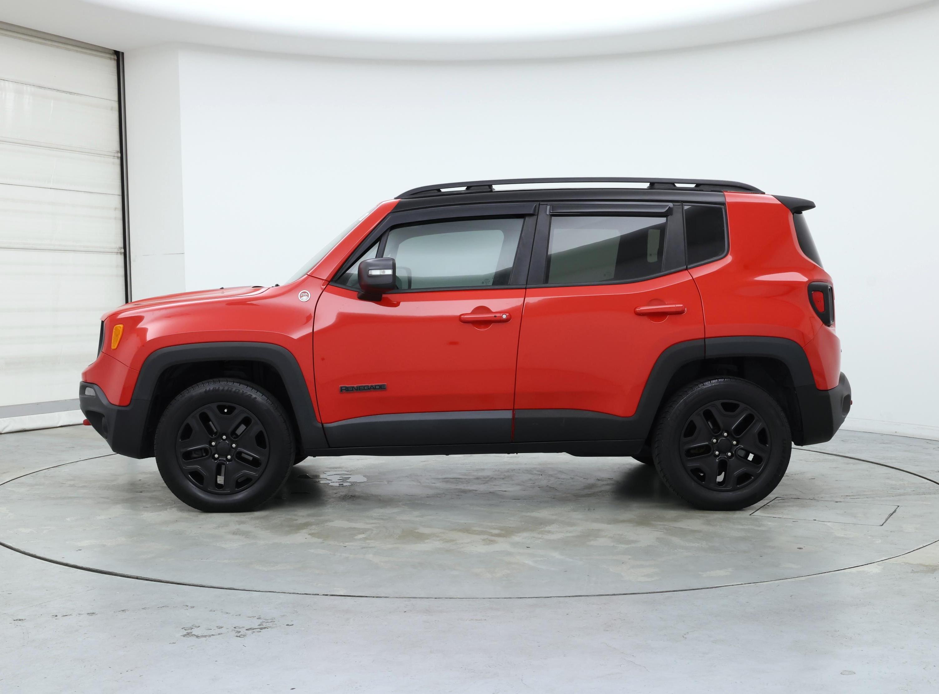 Thumbnail: 2018 Jeep Renegade - 3
