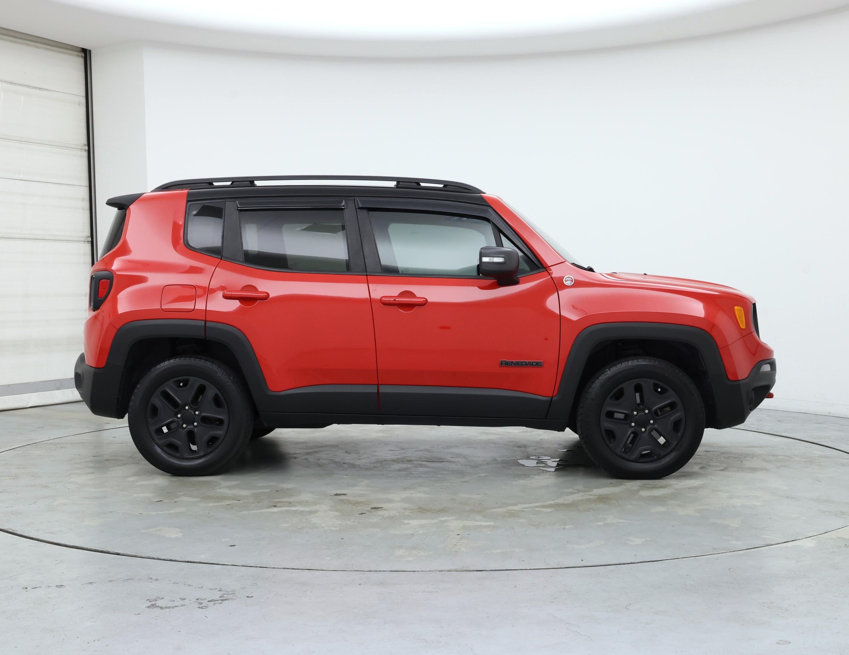 Thumbnail: 2018 Jeep Renegade - 7