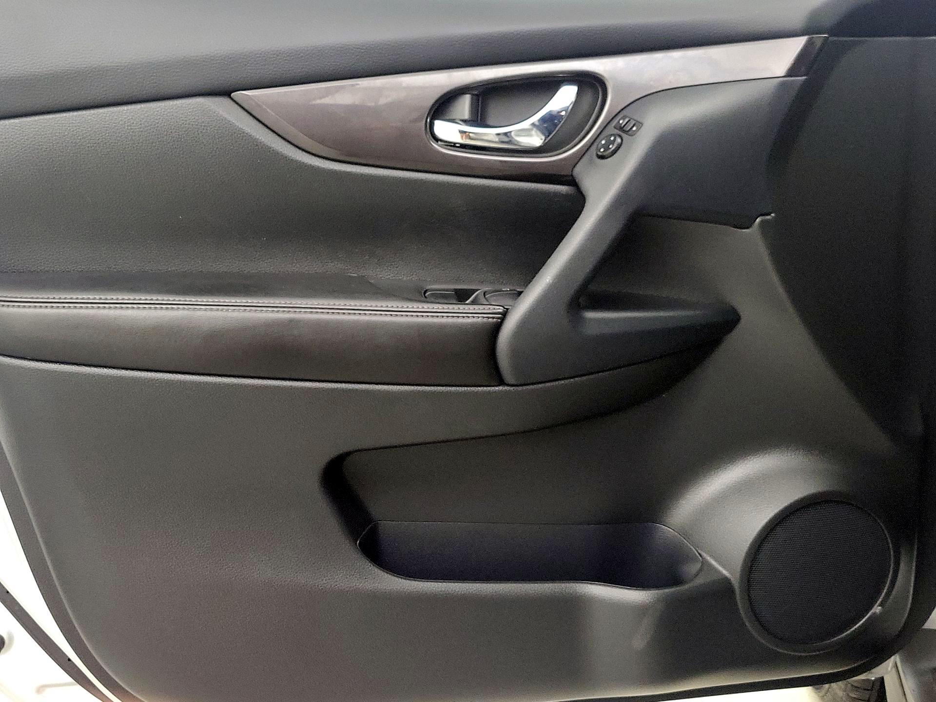 Thumbnail: 2019 Nissan Rogue - 12