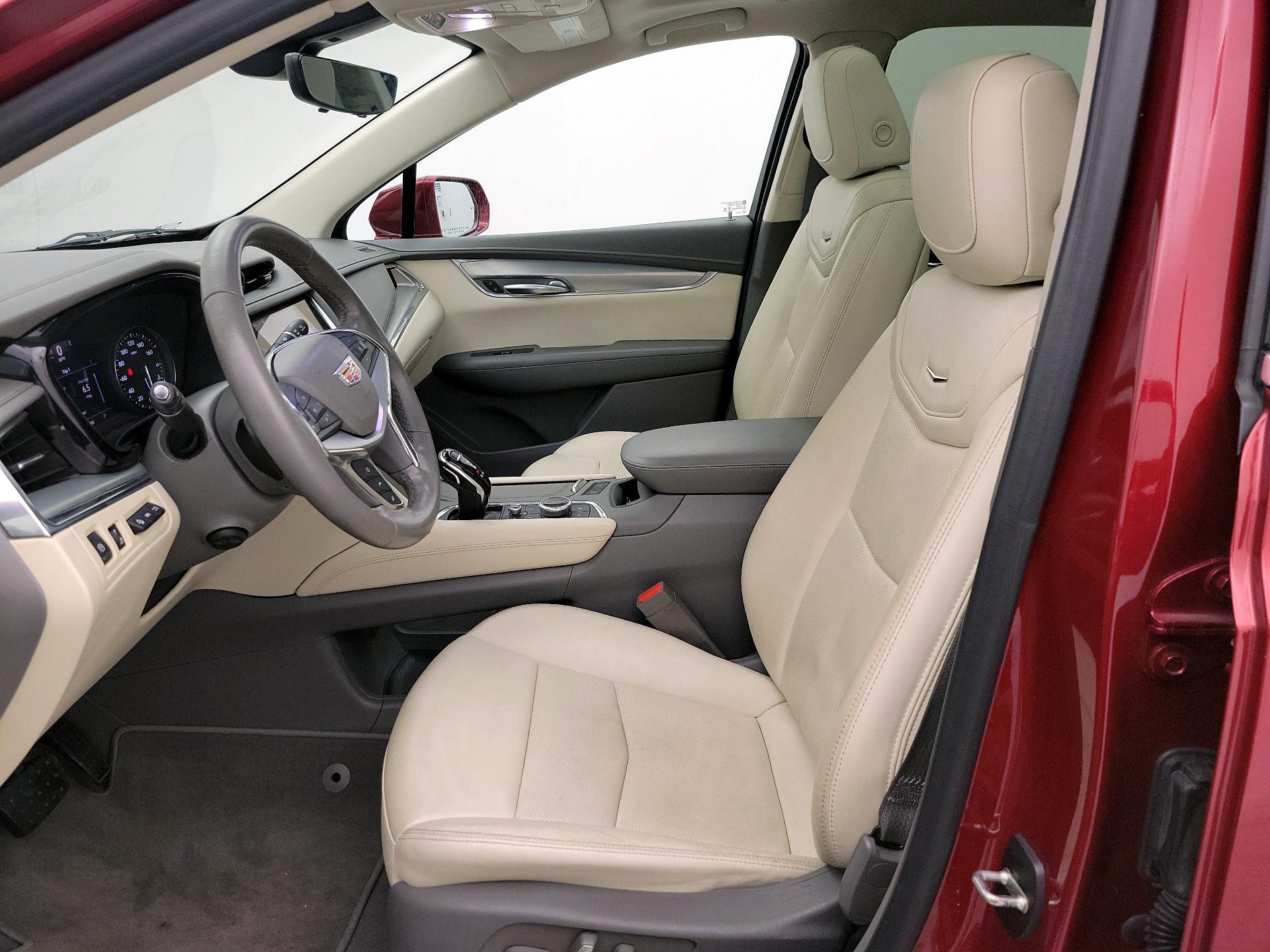 Thumbnail: 2020 Cadillac XT5 - 11