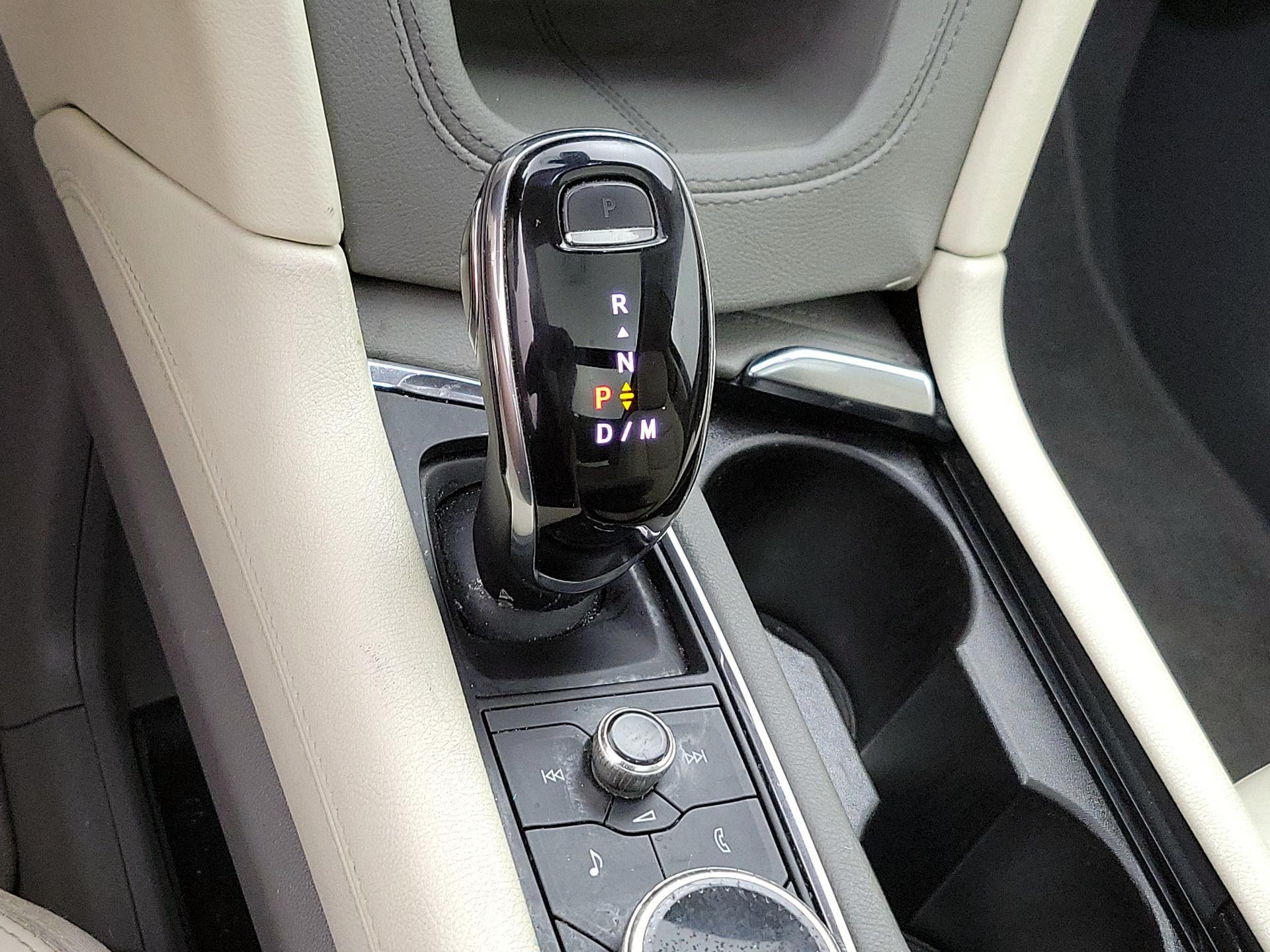 Thumbnail: 2020 Cadillac XT5 - 17