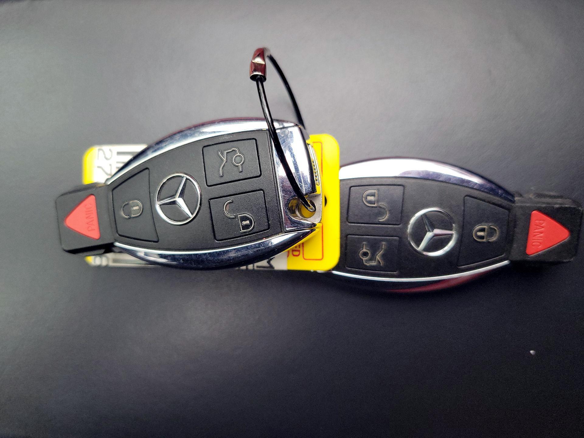 Thumbnail: 2016 Mercedes-Benz SLK - 20