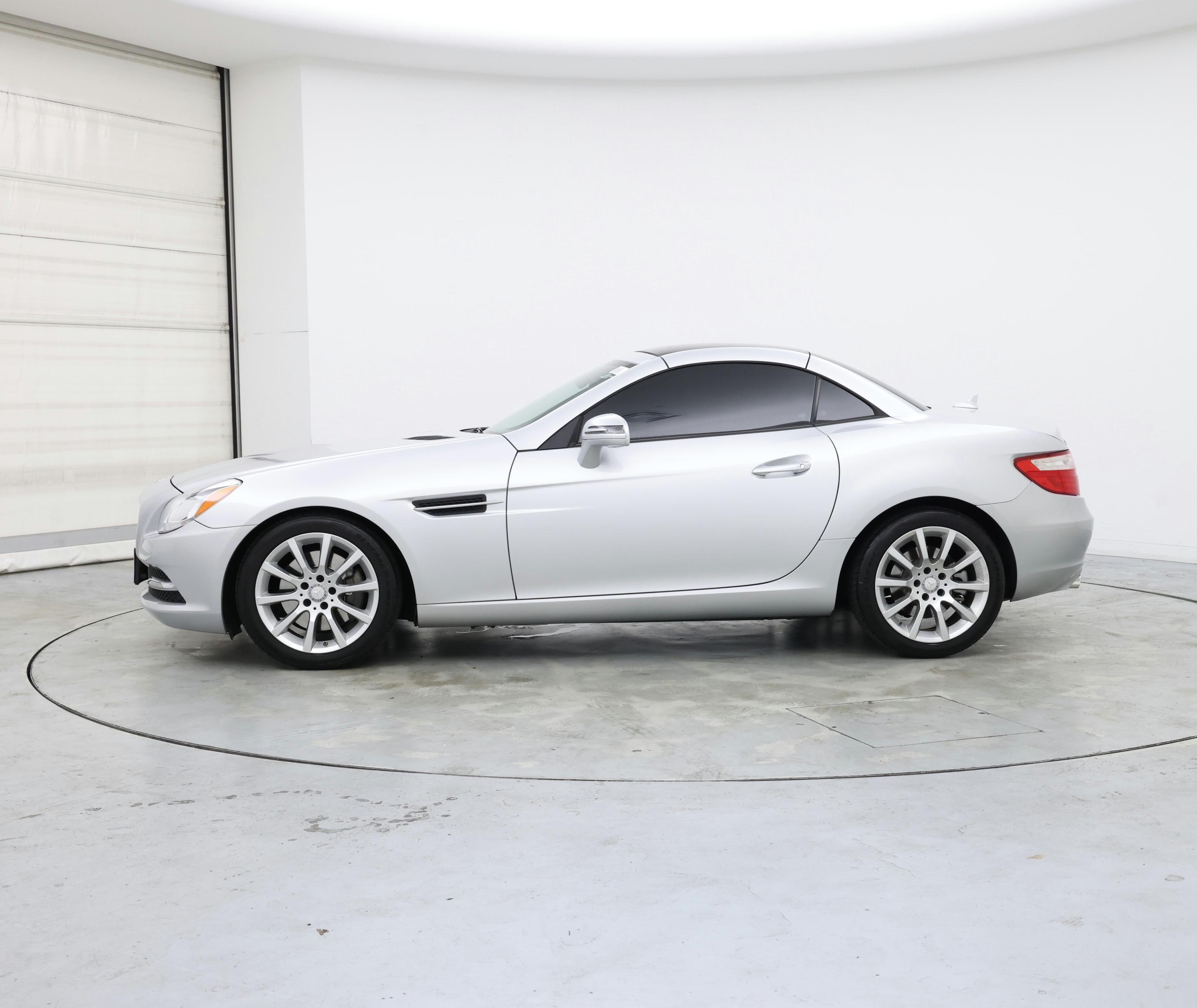 Thumbnail: 2016 Mercedes-Benz SLK - 3