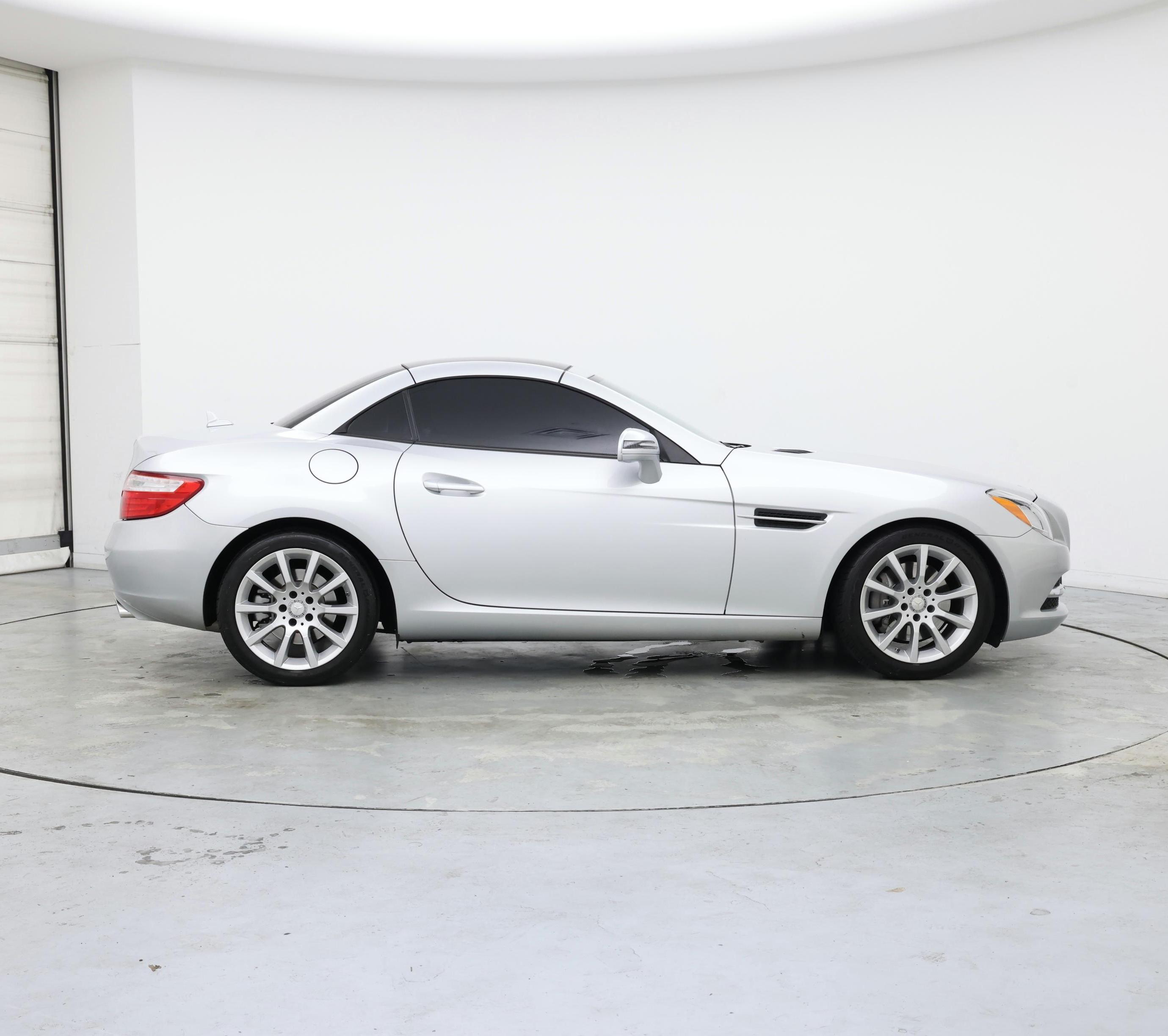 Thumbnail: 2016 Mercedes-Benz SLK - 7
