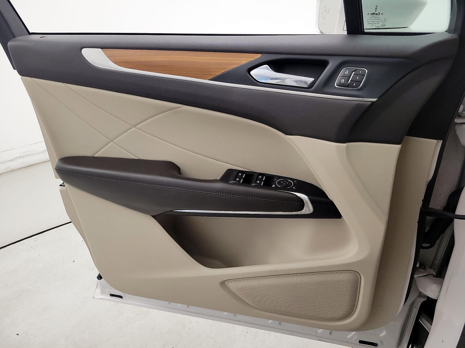 Thumbnail: 2019 Lincoln MKC - 12