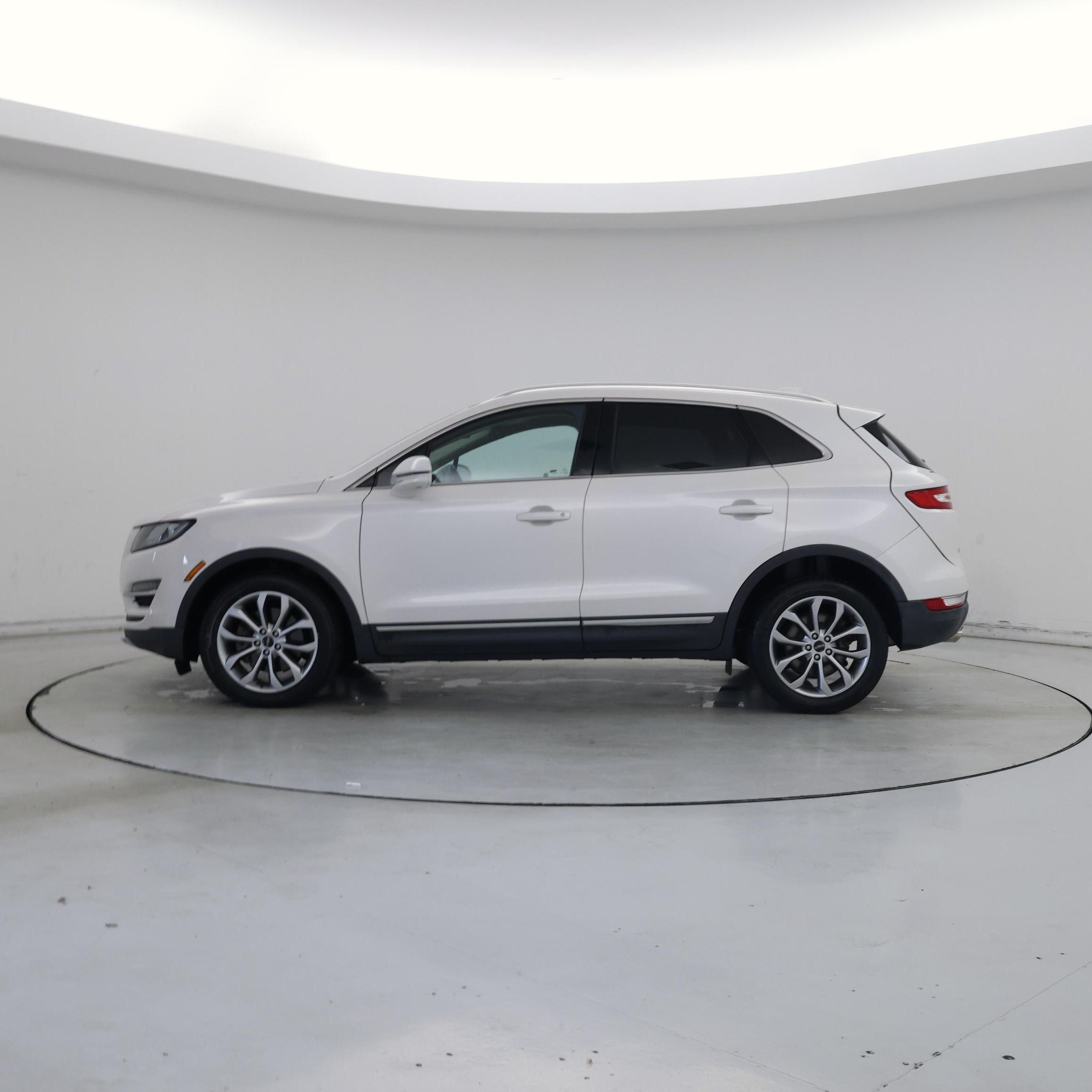 Thumbnail: 2019 Lincoln MKC - 3