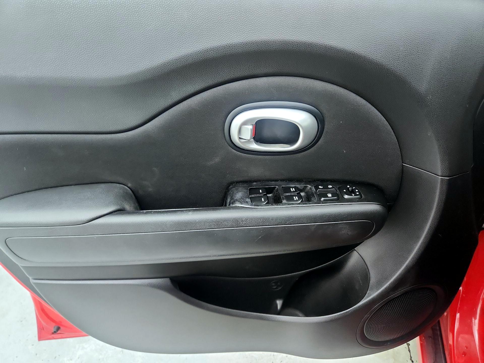 Thumbnail: 2015 Kia Soul - 12