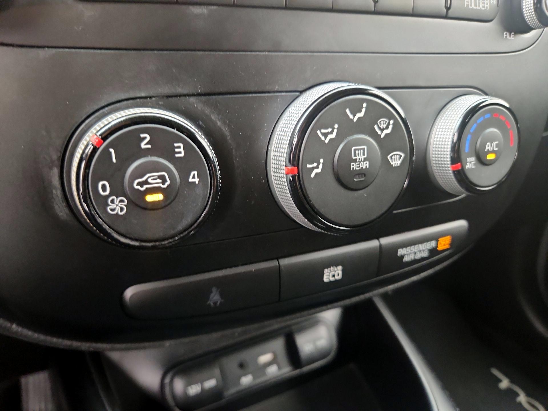 Thumbnail: 2015 Kia Soul - 15