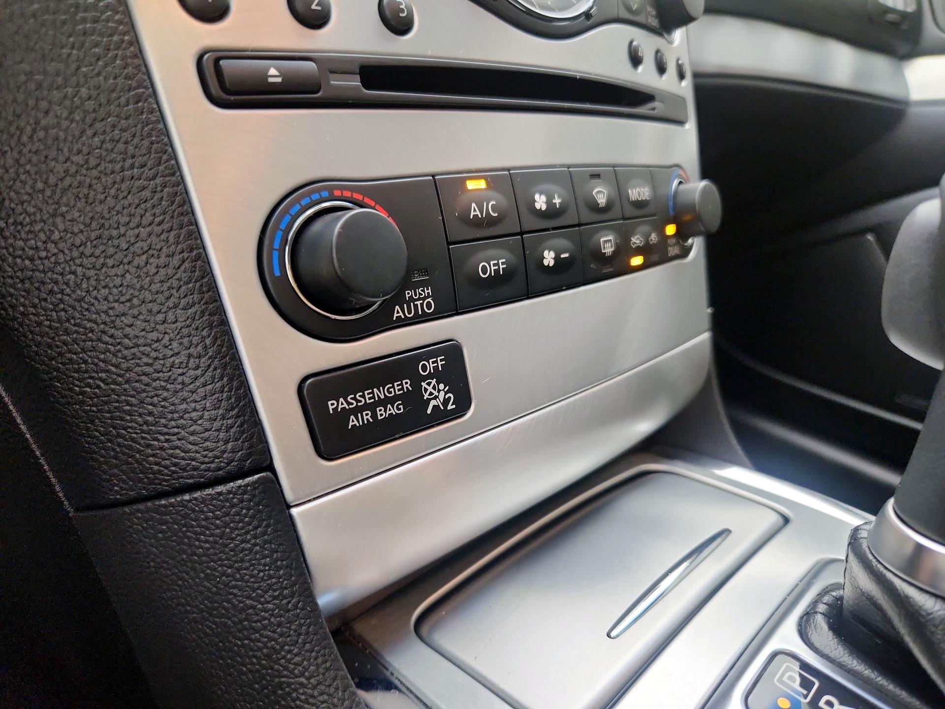 Thumbnail: 2014 INFINITI Q60 - 16