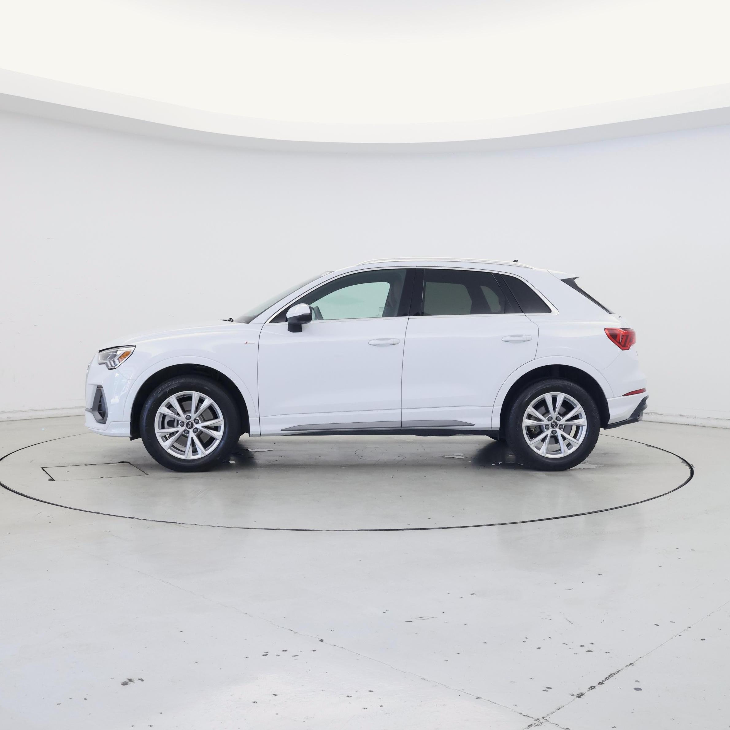 Thumbnail: 2022 Audi Q3 - 3
