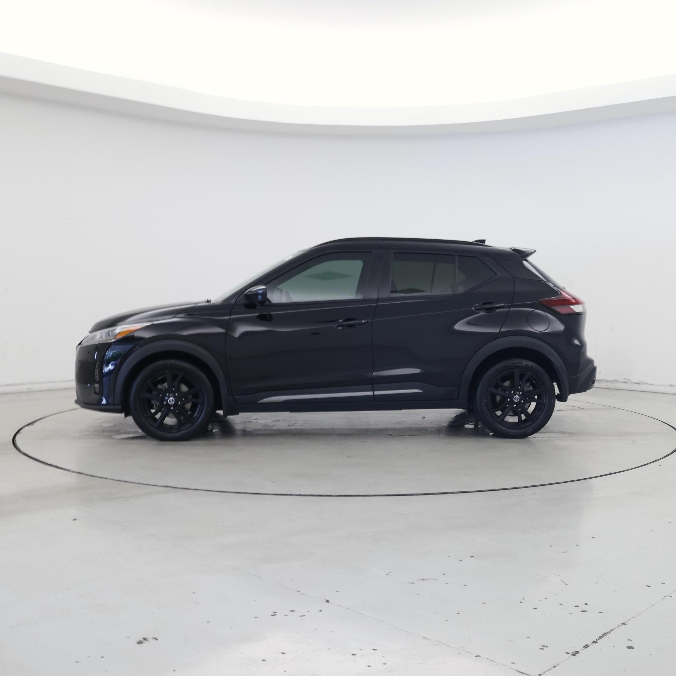 Thumbnail: 2021 Nissan Kicks - 3
