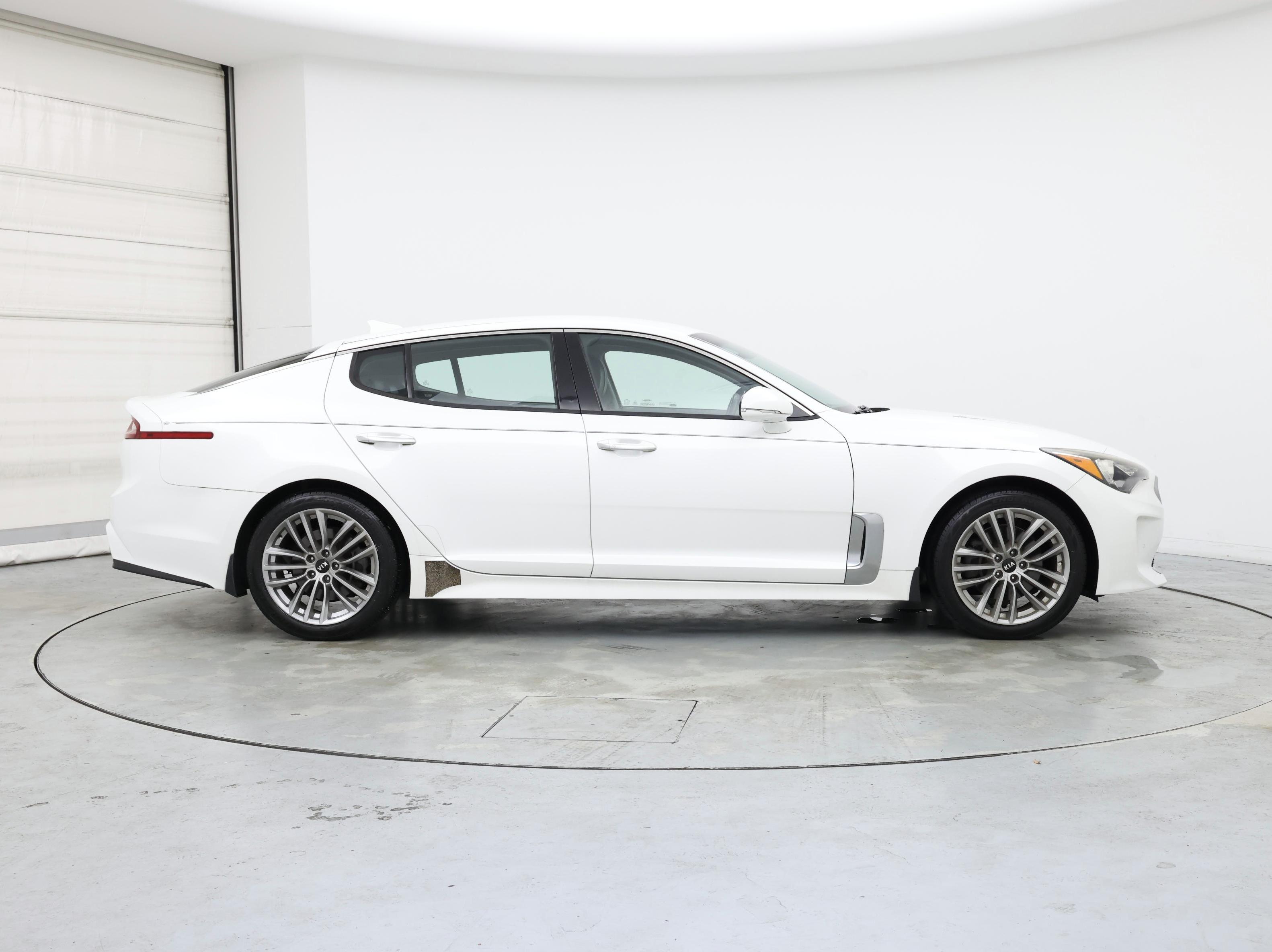 Thumbnail: 2018 Kia Stinger - 7