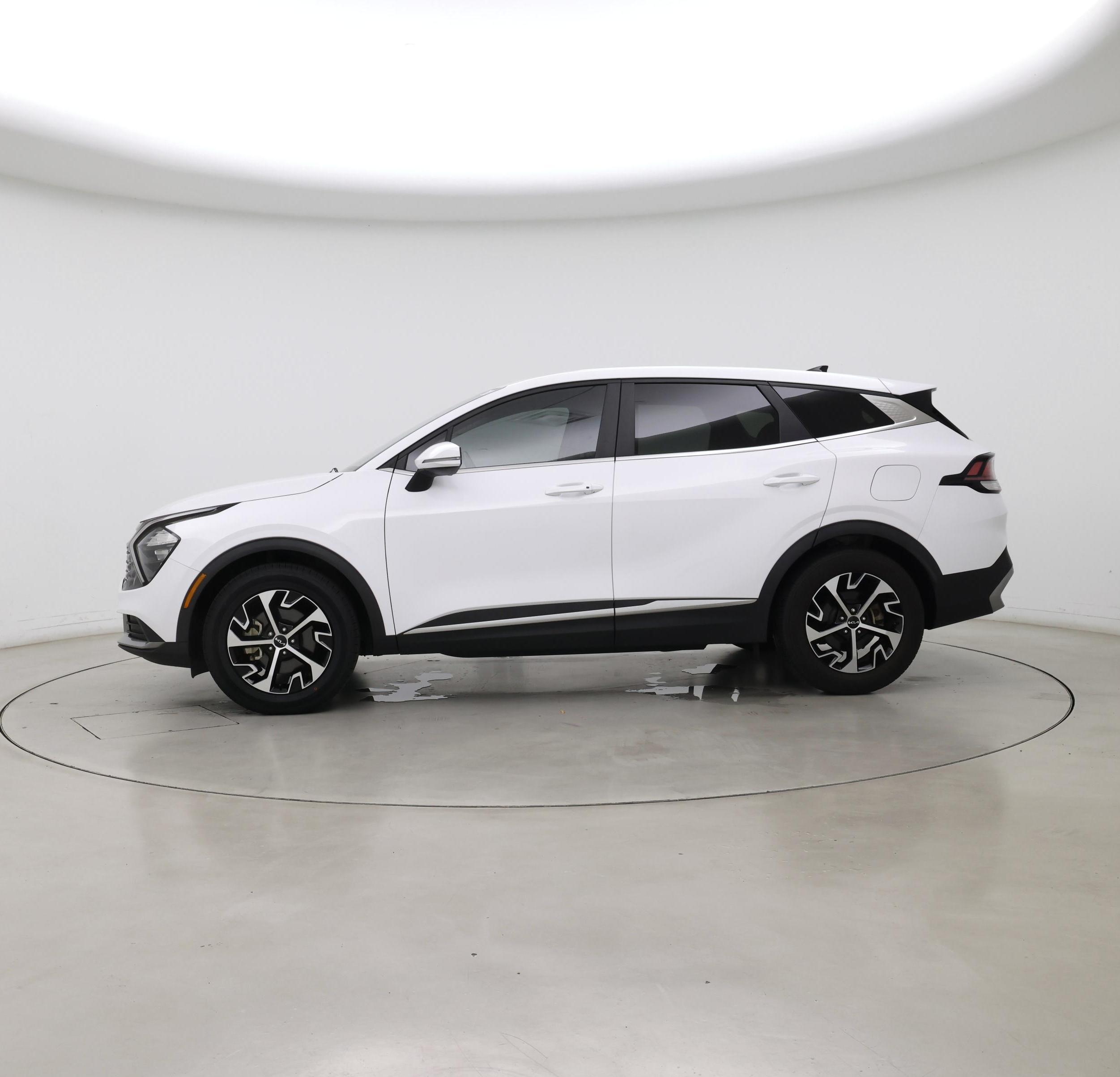 Thumbnail: 2023 Kia Sportage - 3